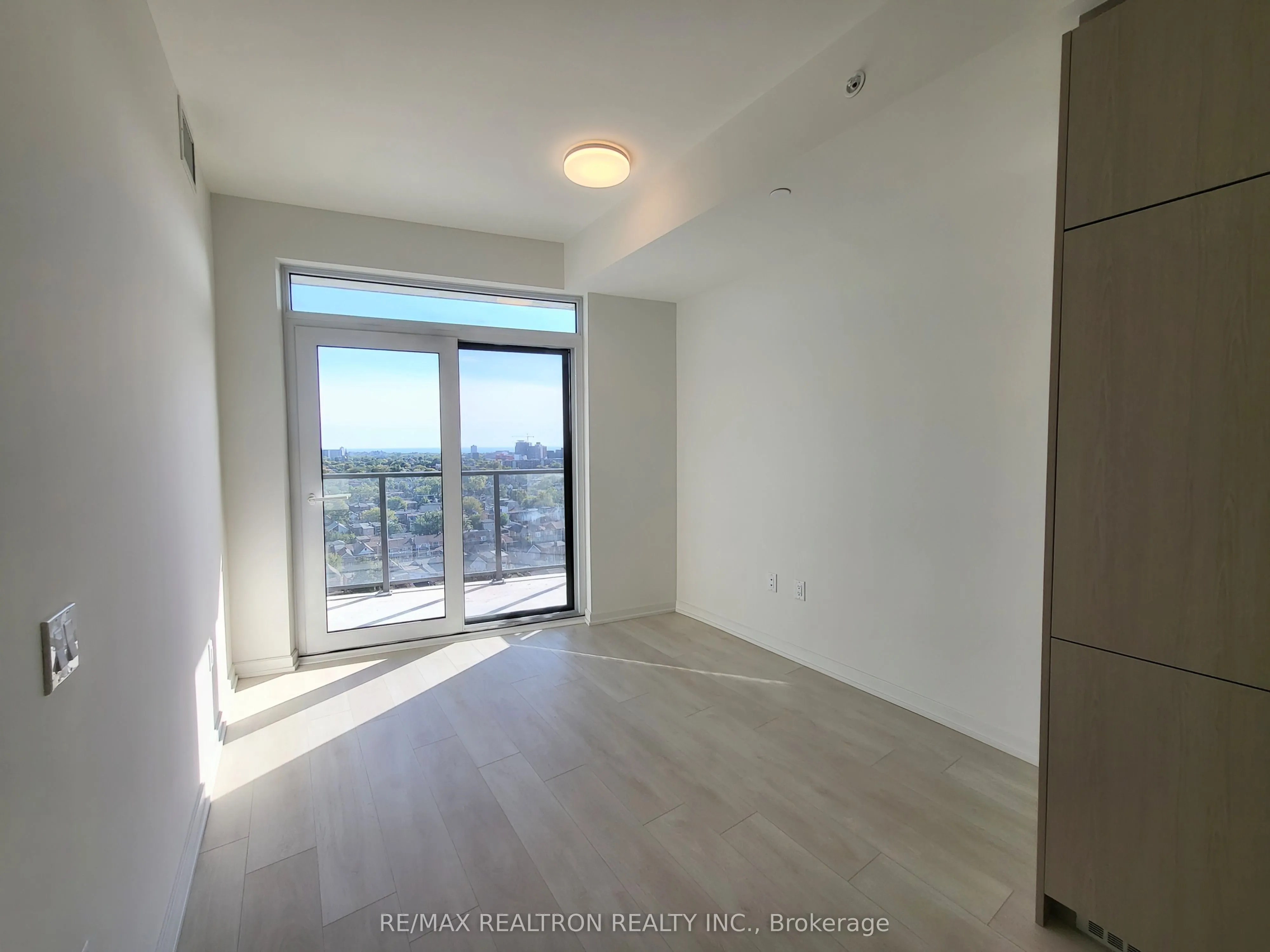 10 Graphophone Grove, #1302