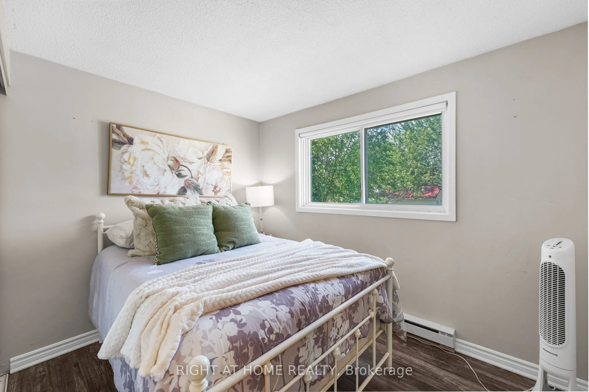 23 Huntingwood Crescent