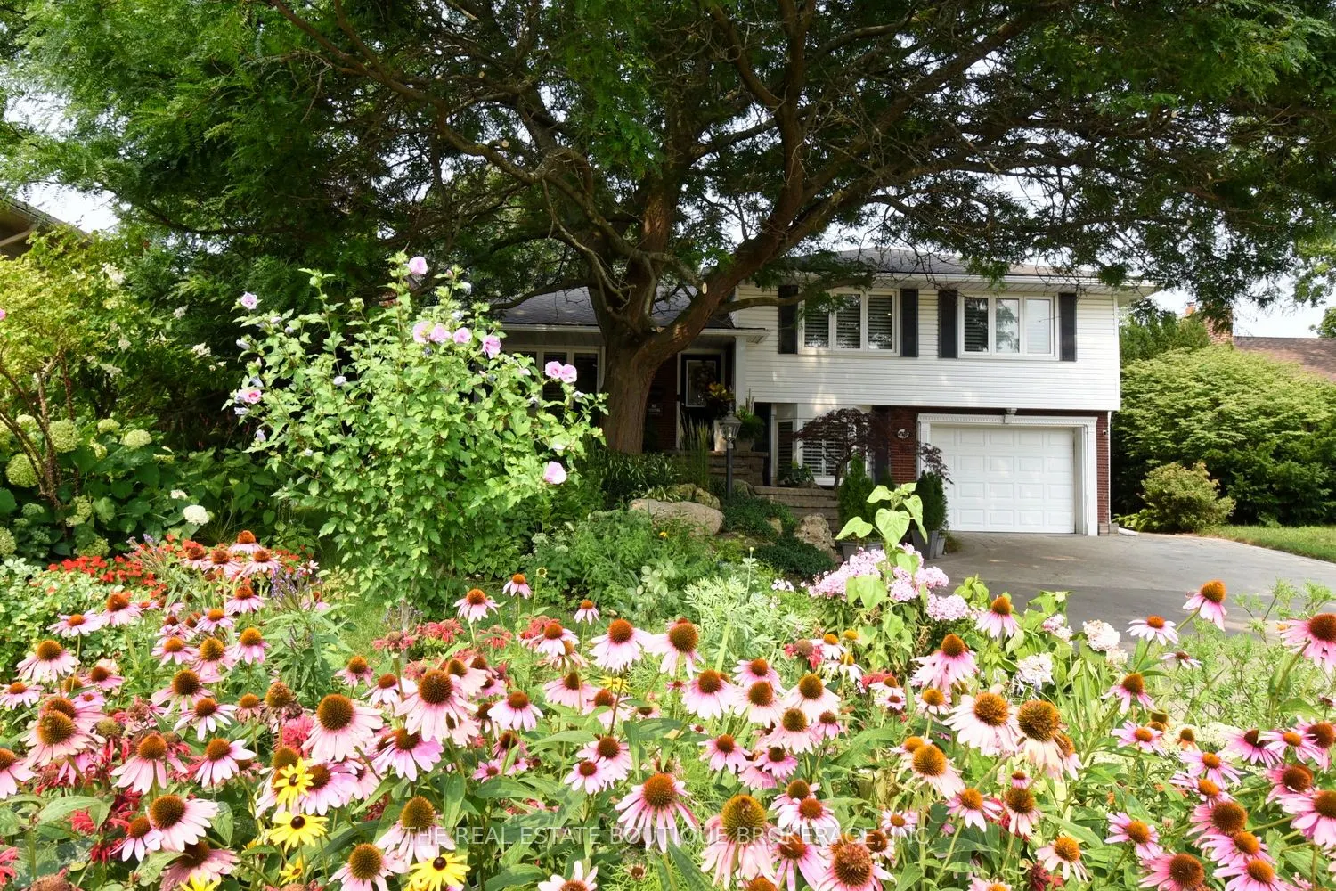 4131 Lorraine Crescent
