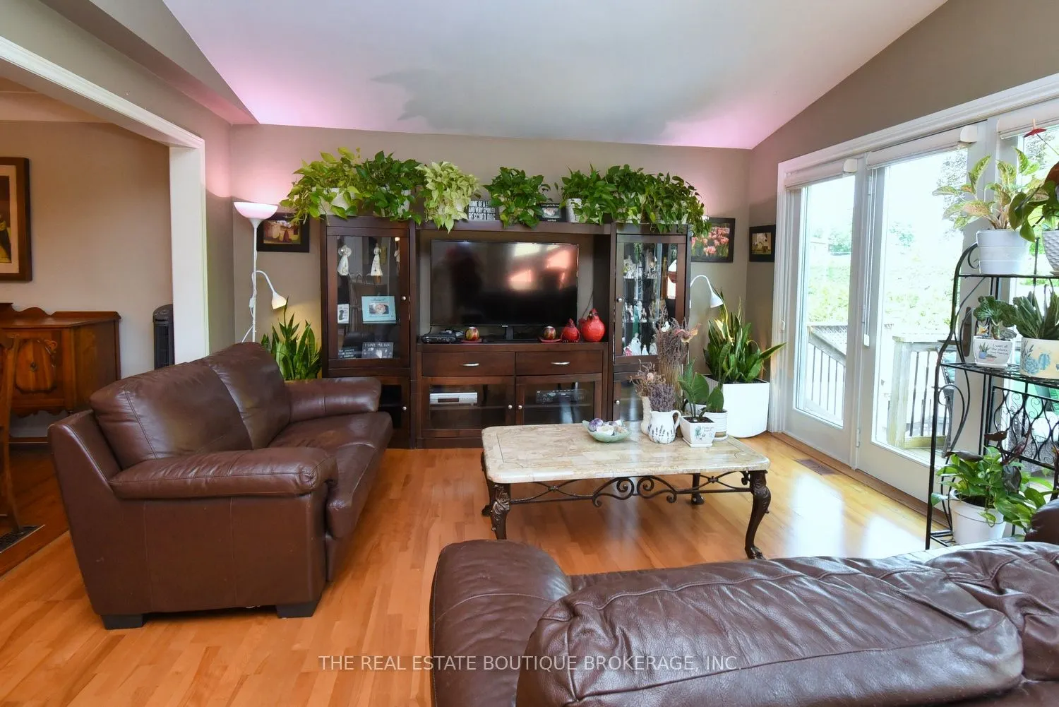 4131 Lorraine Crescent
