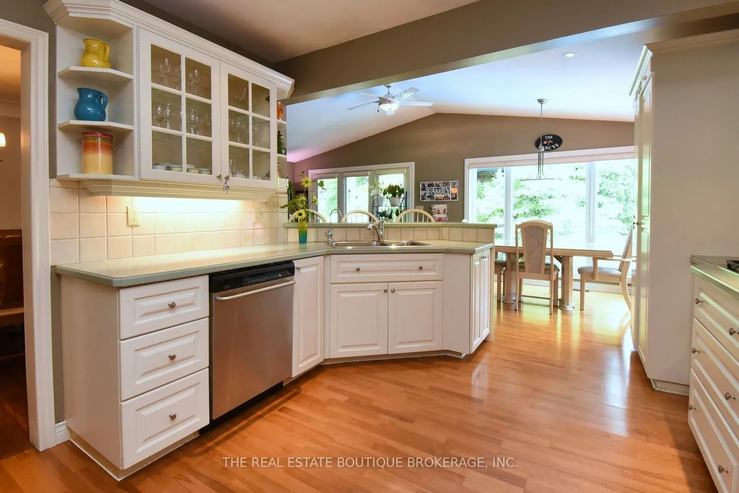 4131 Lorraine Crescent