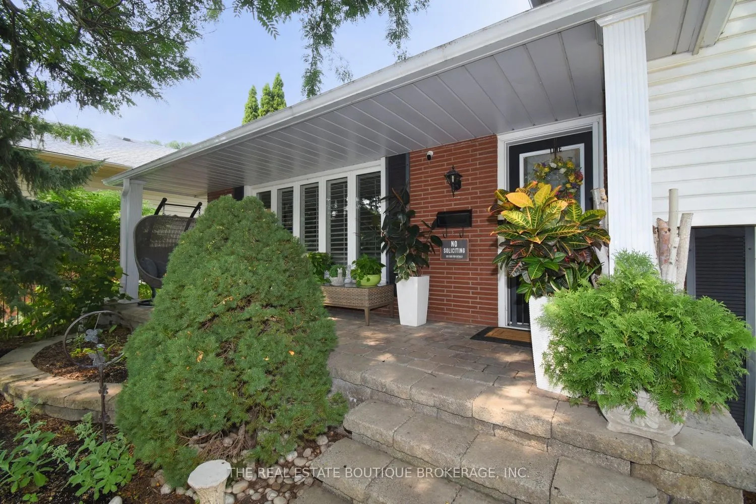 4131 Lorraine Crescent
