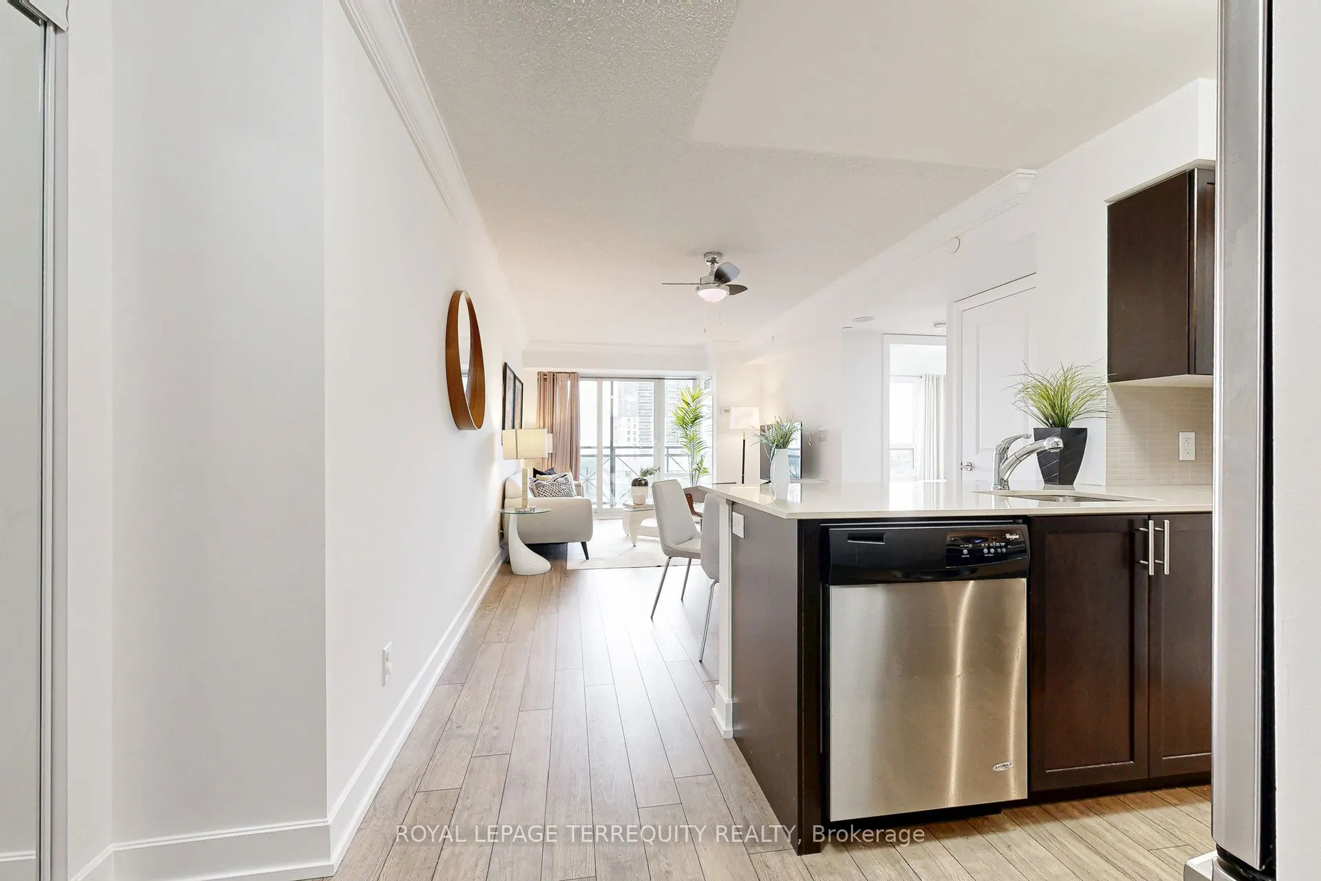 2 Eva Road, #529