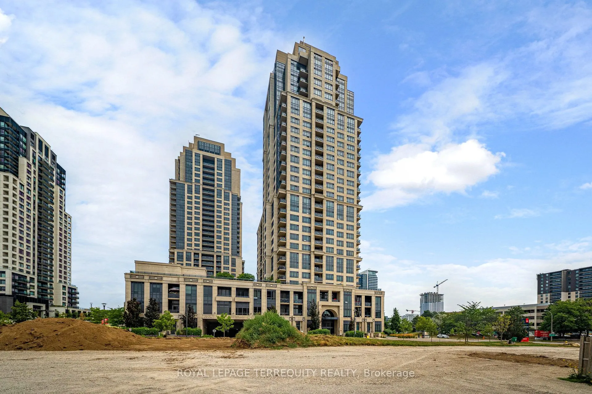 2 Eva Road, #529