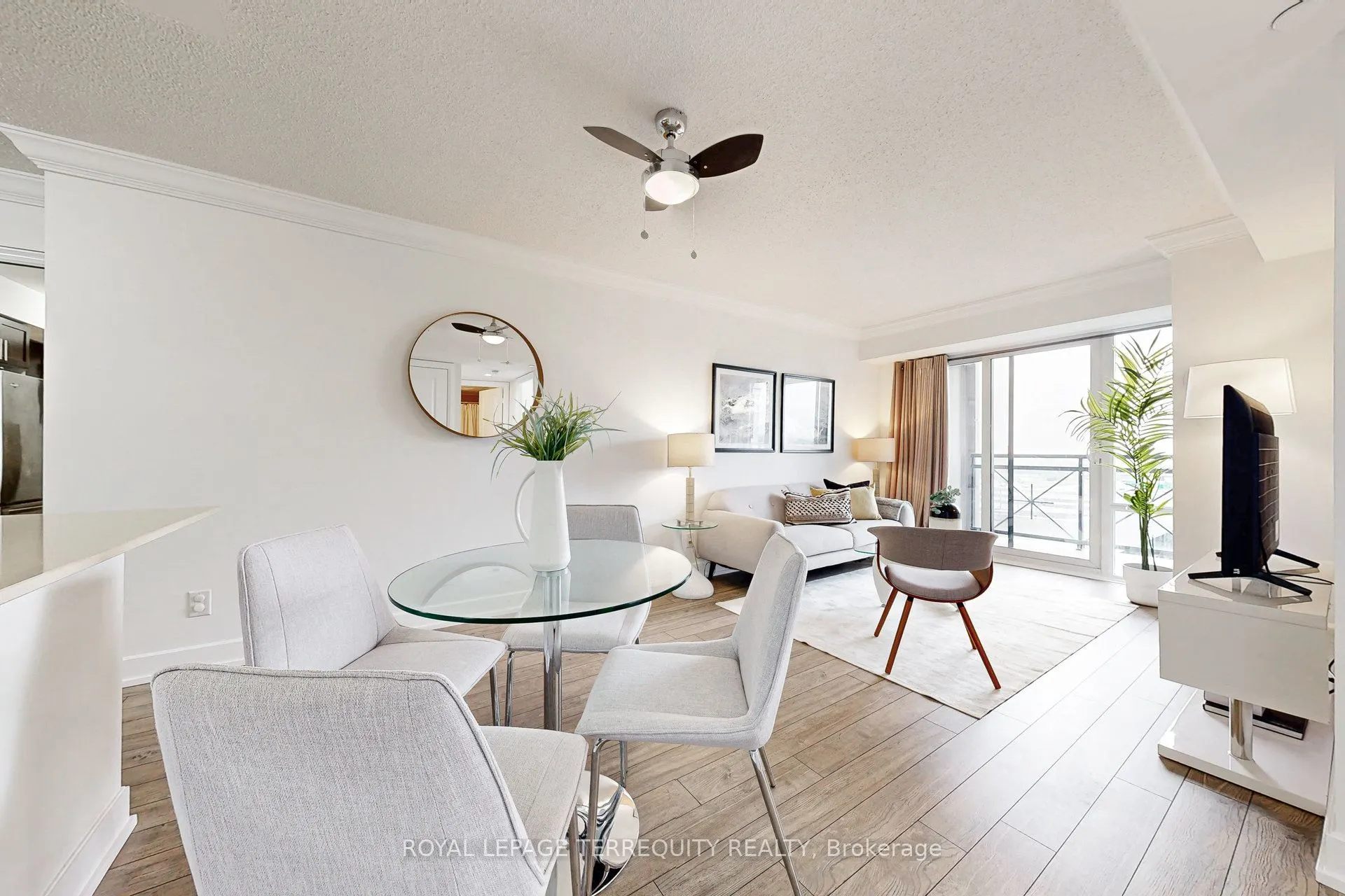 2 Eva Road, #529