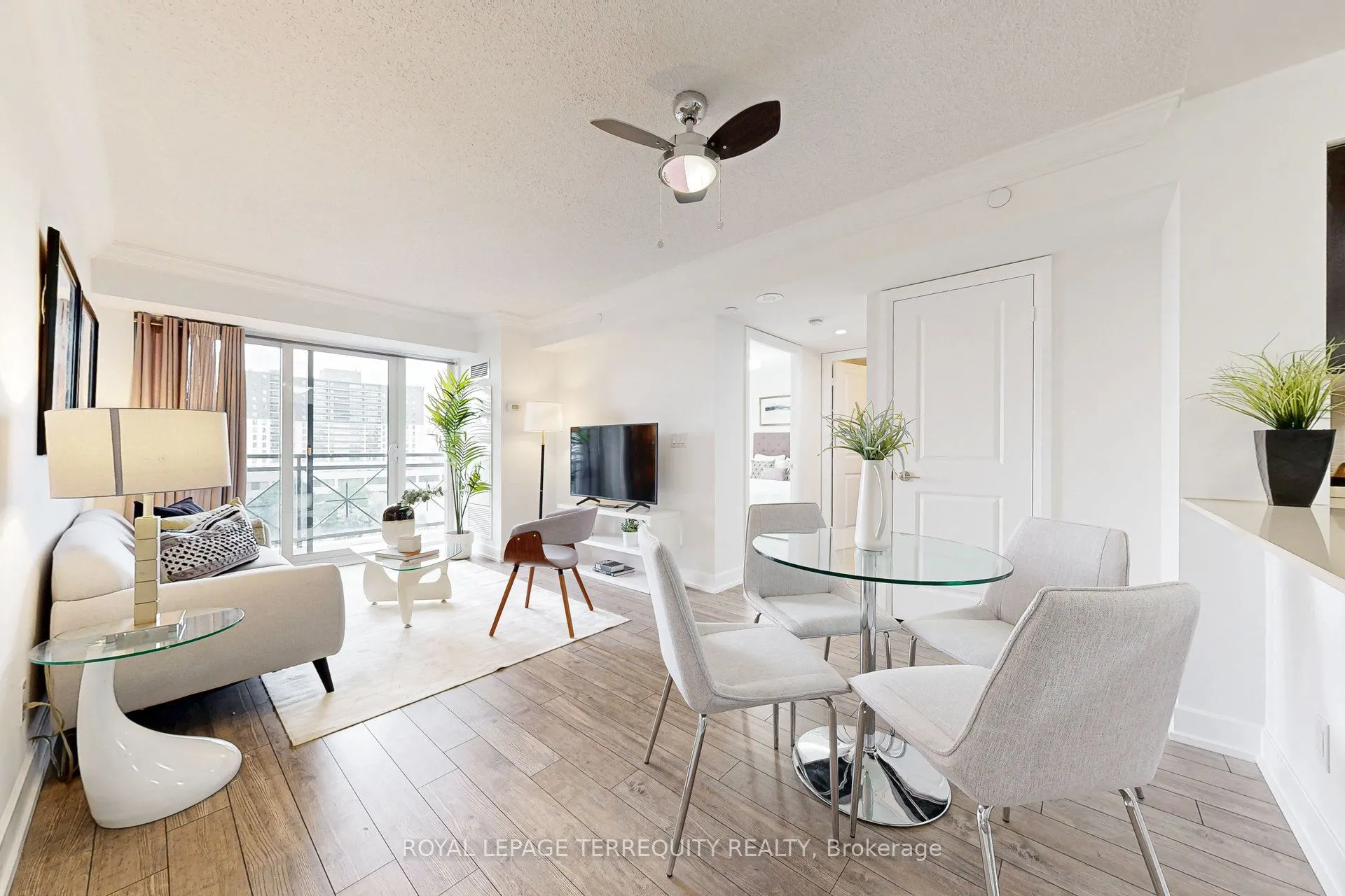 2 Eva Road, #529