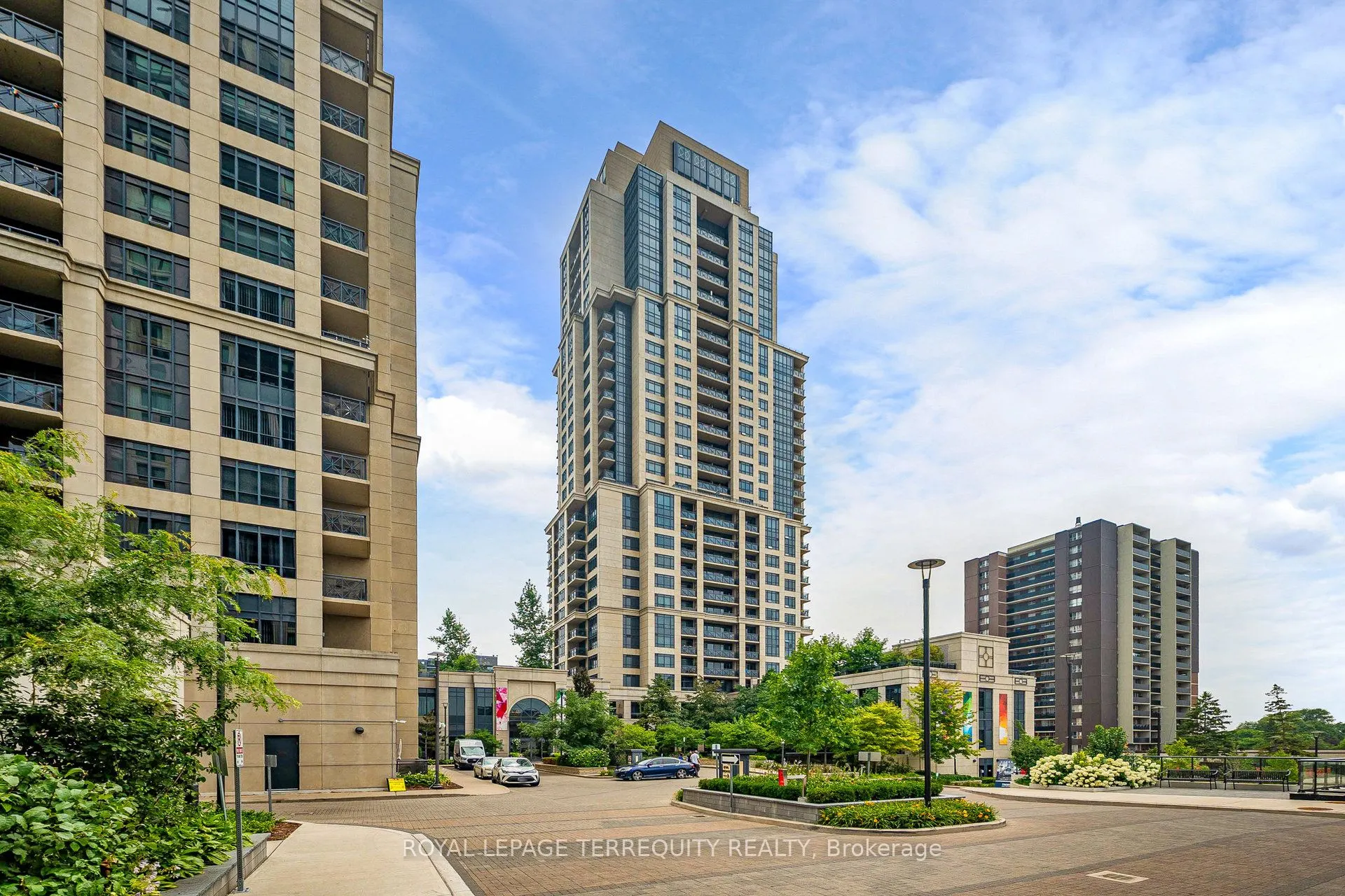 2 Eva Road, #529