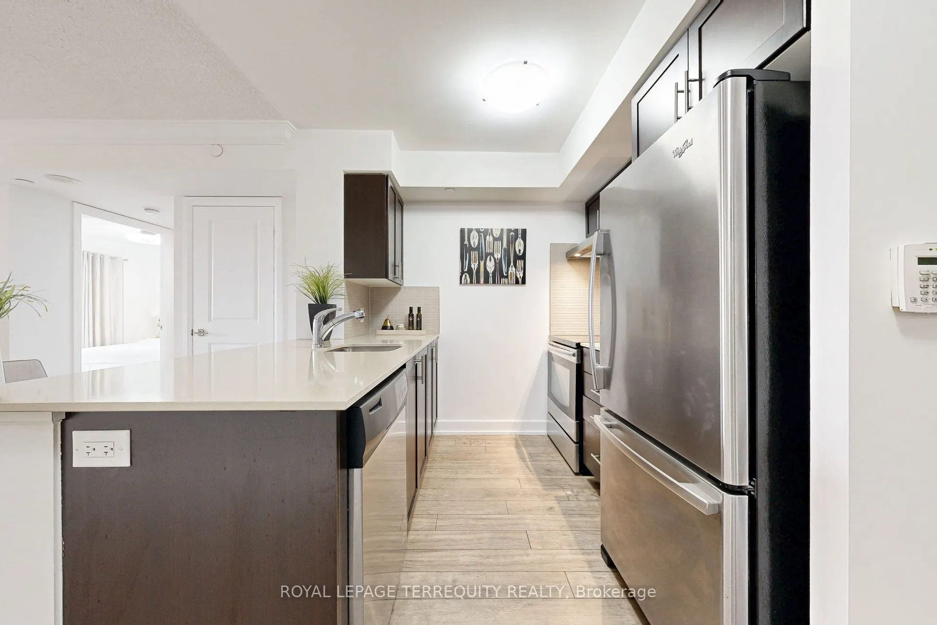 2 Eva Road, #529