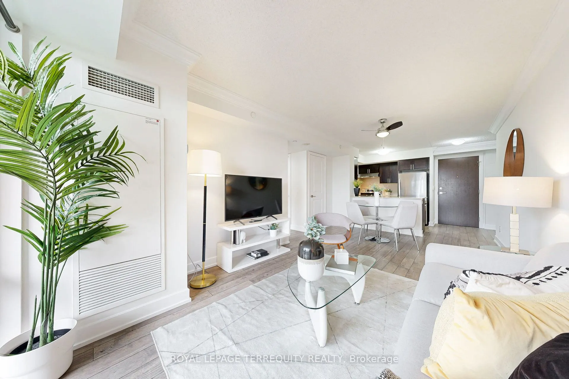 2 Eva Road, #529