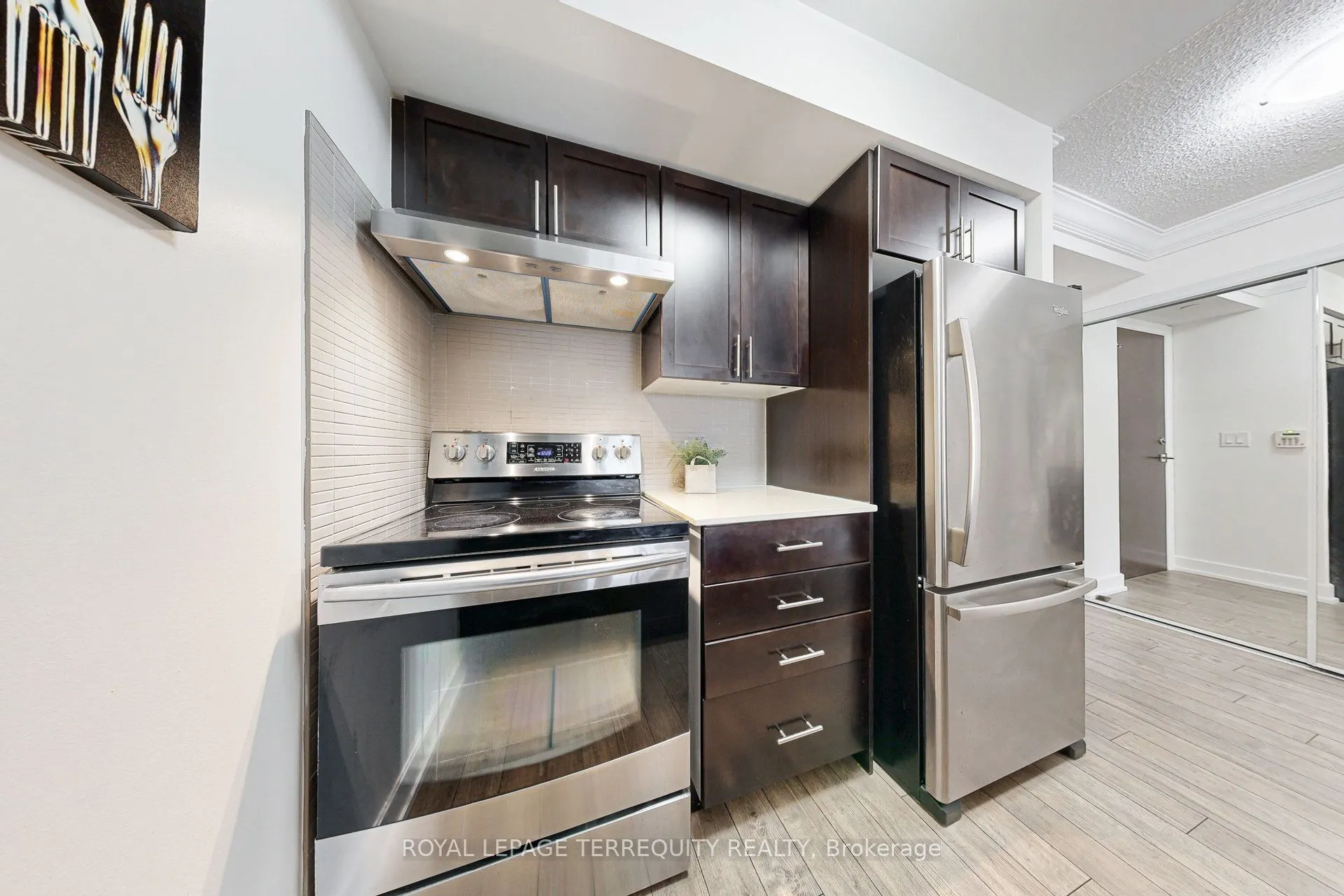 2 Eva Road, #529