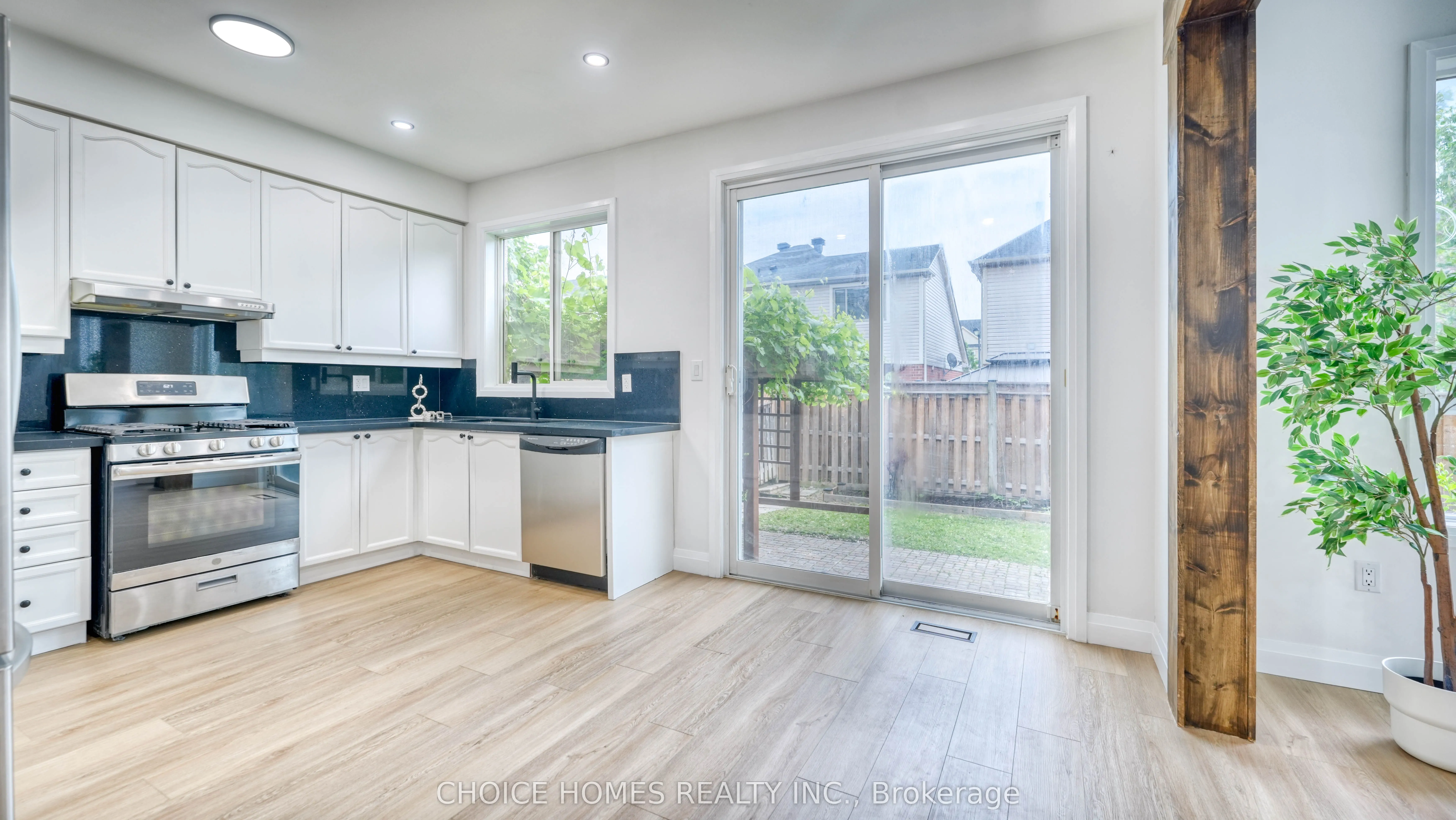 712 Hood Terrace