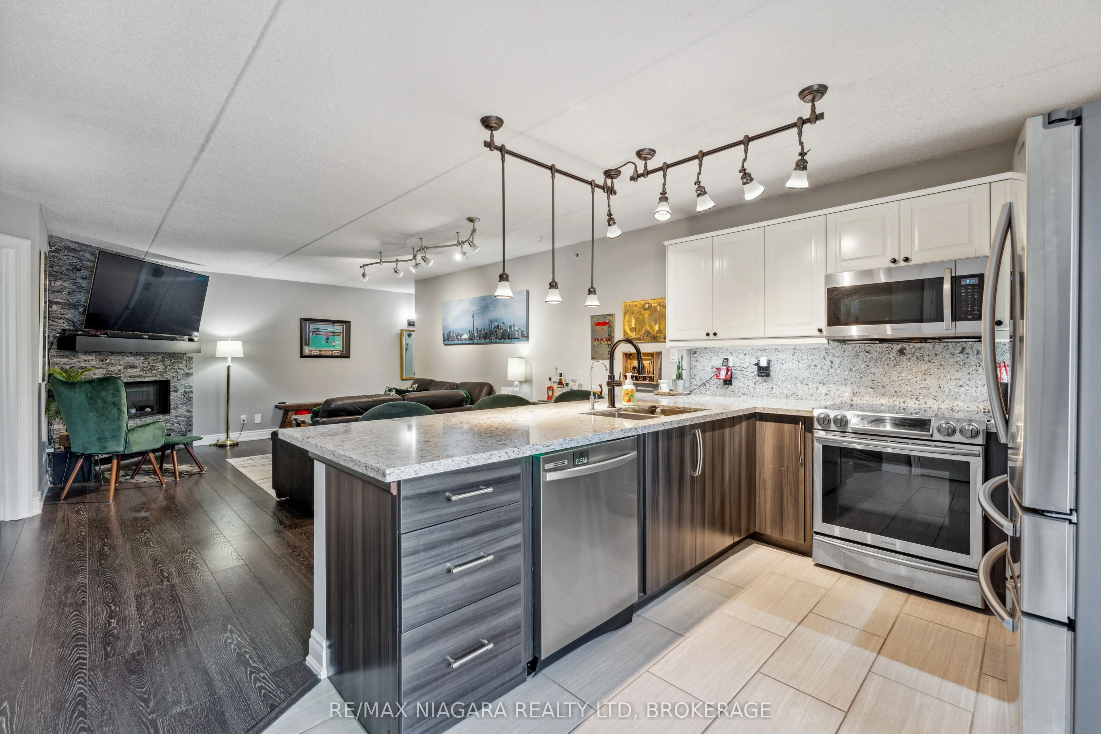 2055 Appleby Line, #102