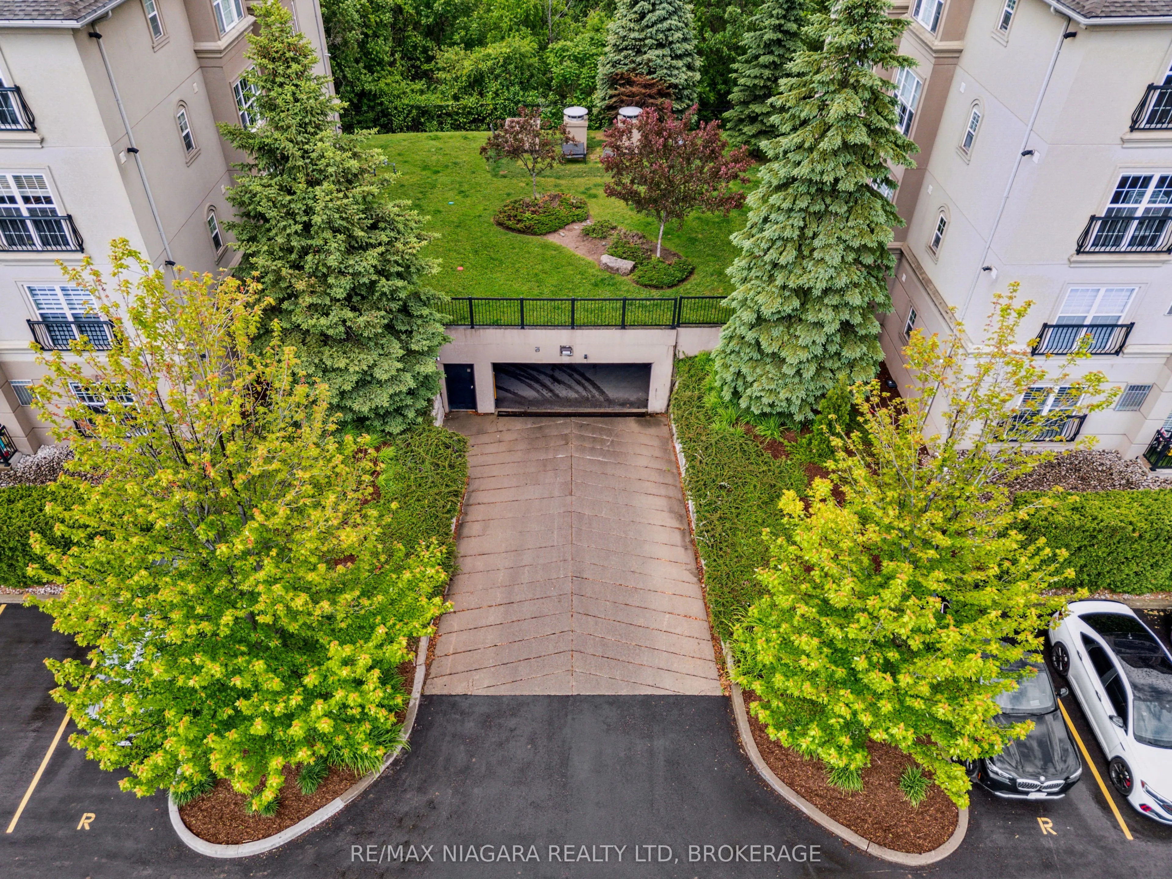 2055 Appleby Line, #102