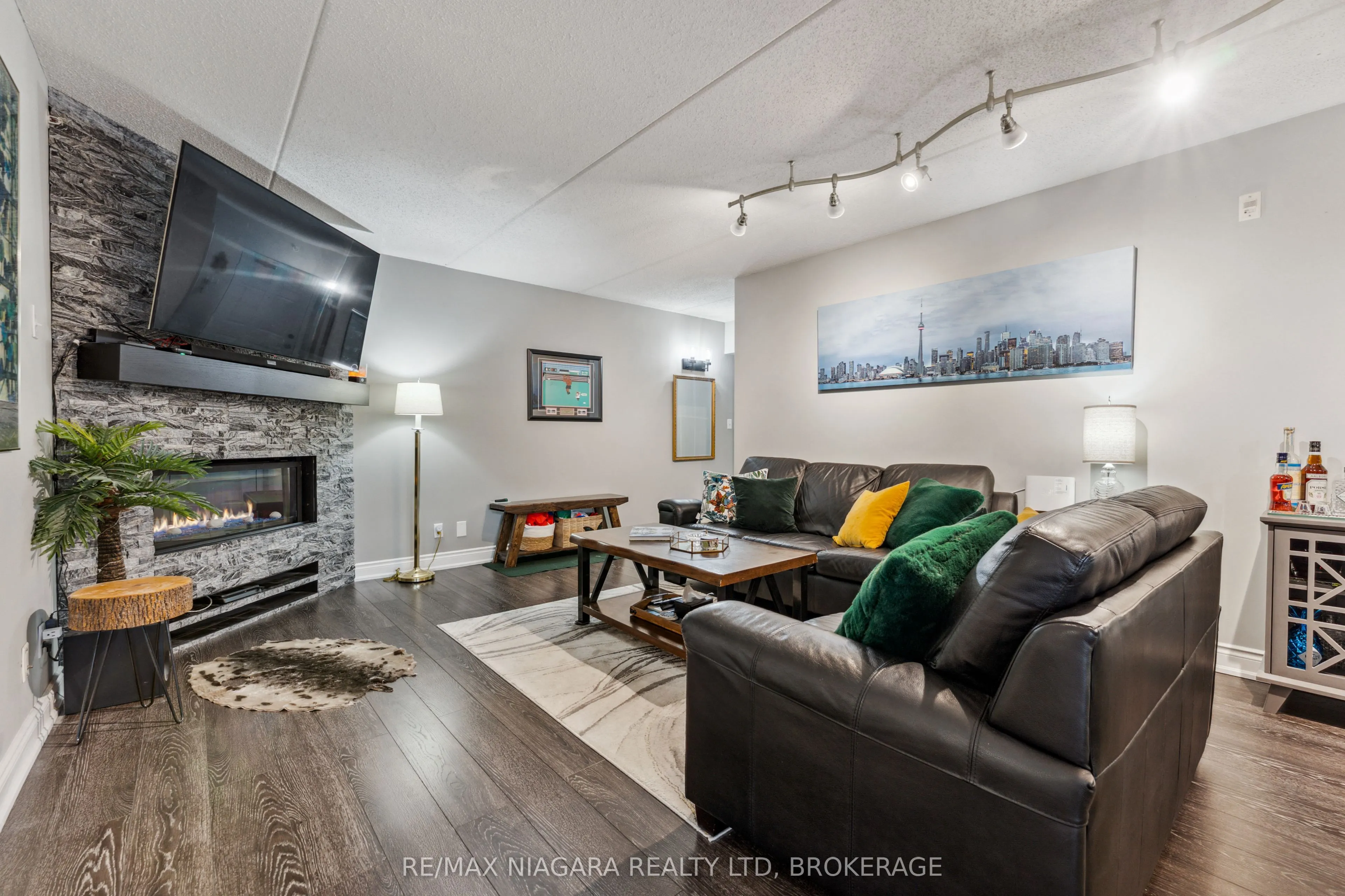 2055 Appleby Line, #102
