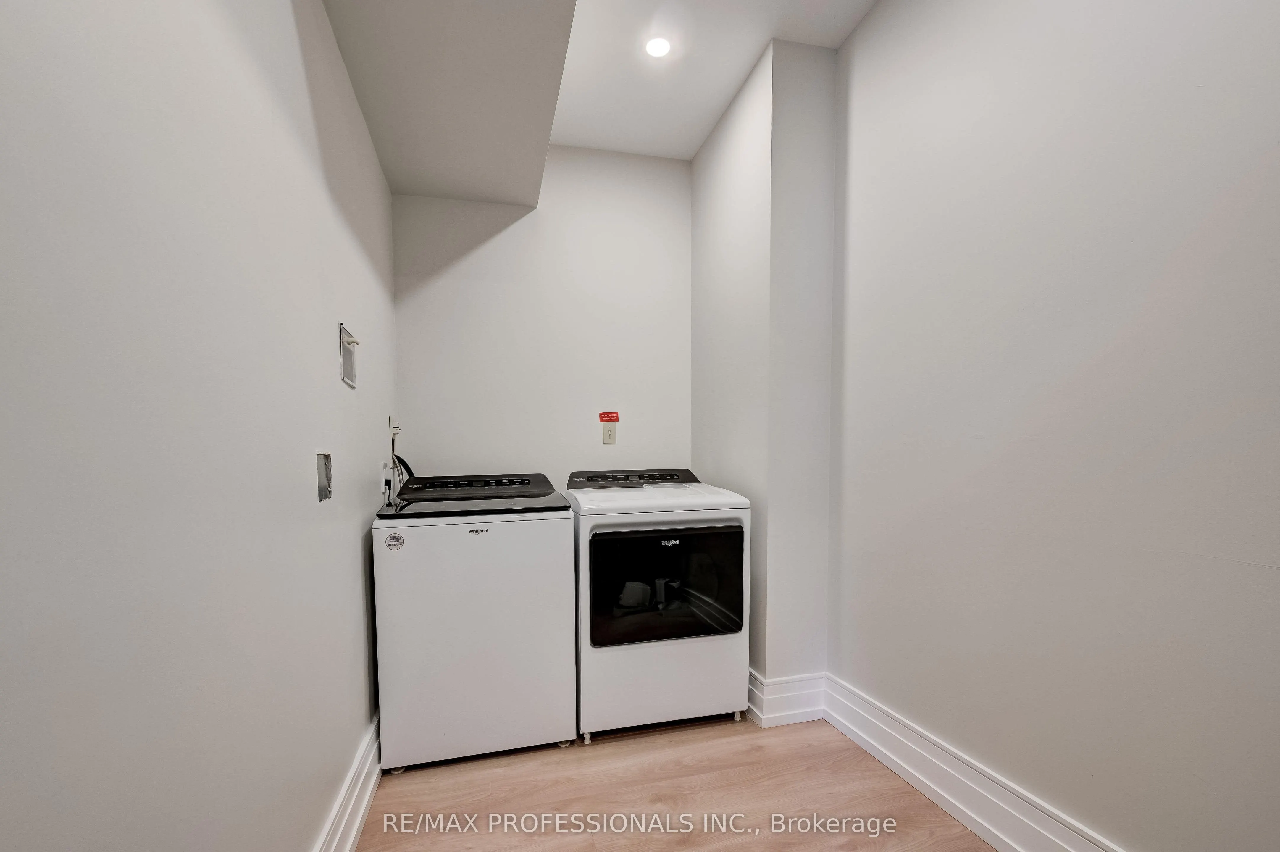 1 Aberfoyle Crescent, #2211