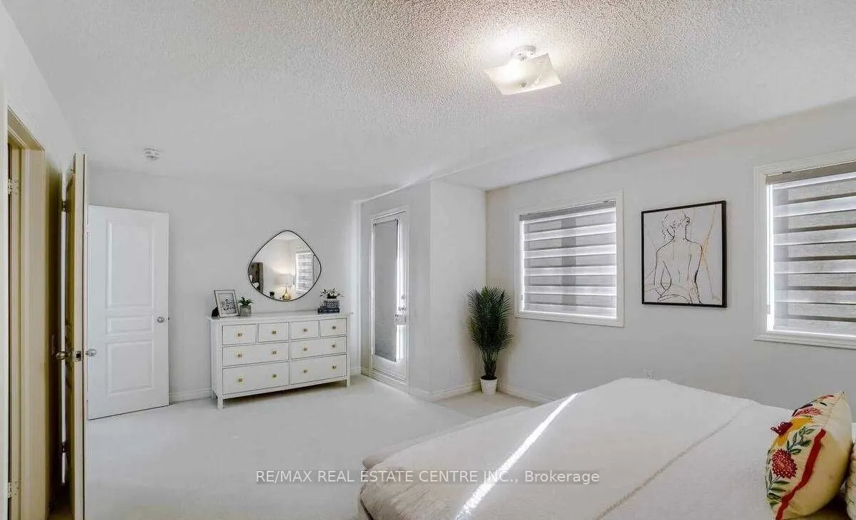 5 Blackberry Valley Crescent