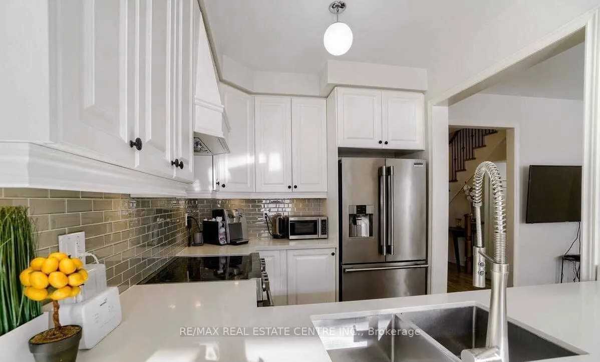 5 Blackberry Valley Crescent