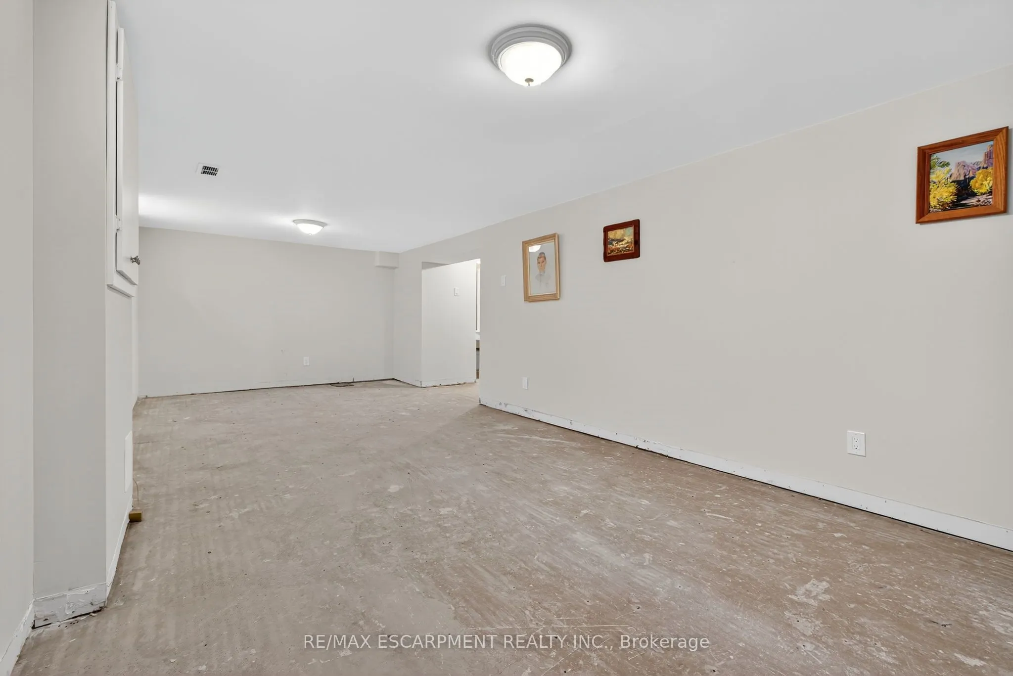 3084 PARKGATE Crescent