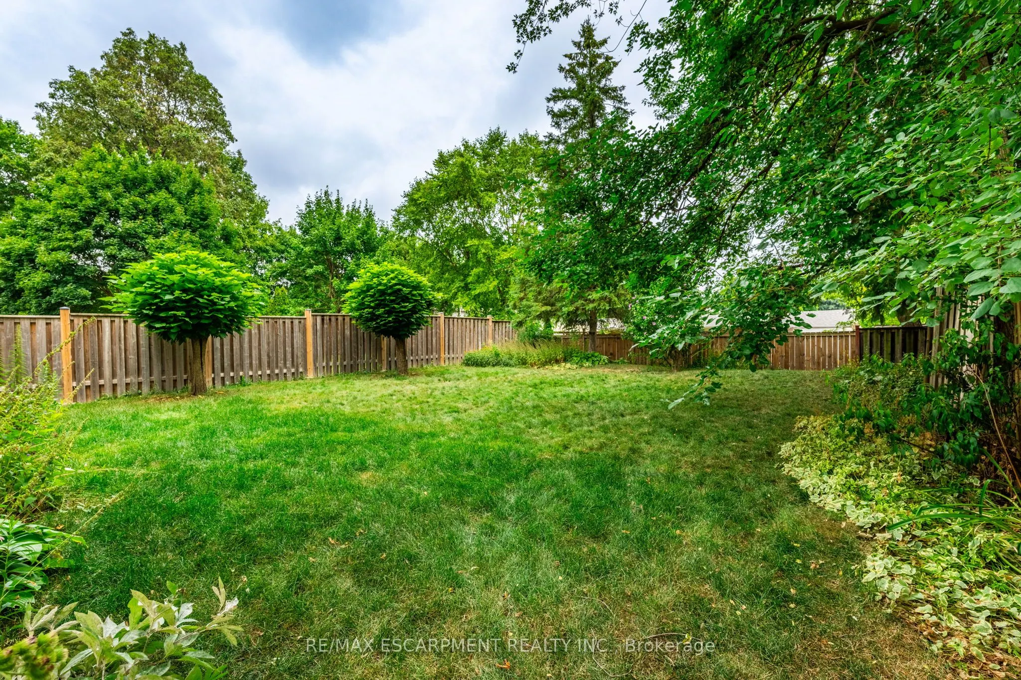 3084 PARKGATE Crescent