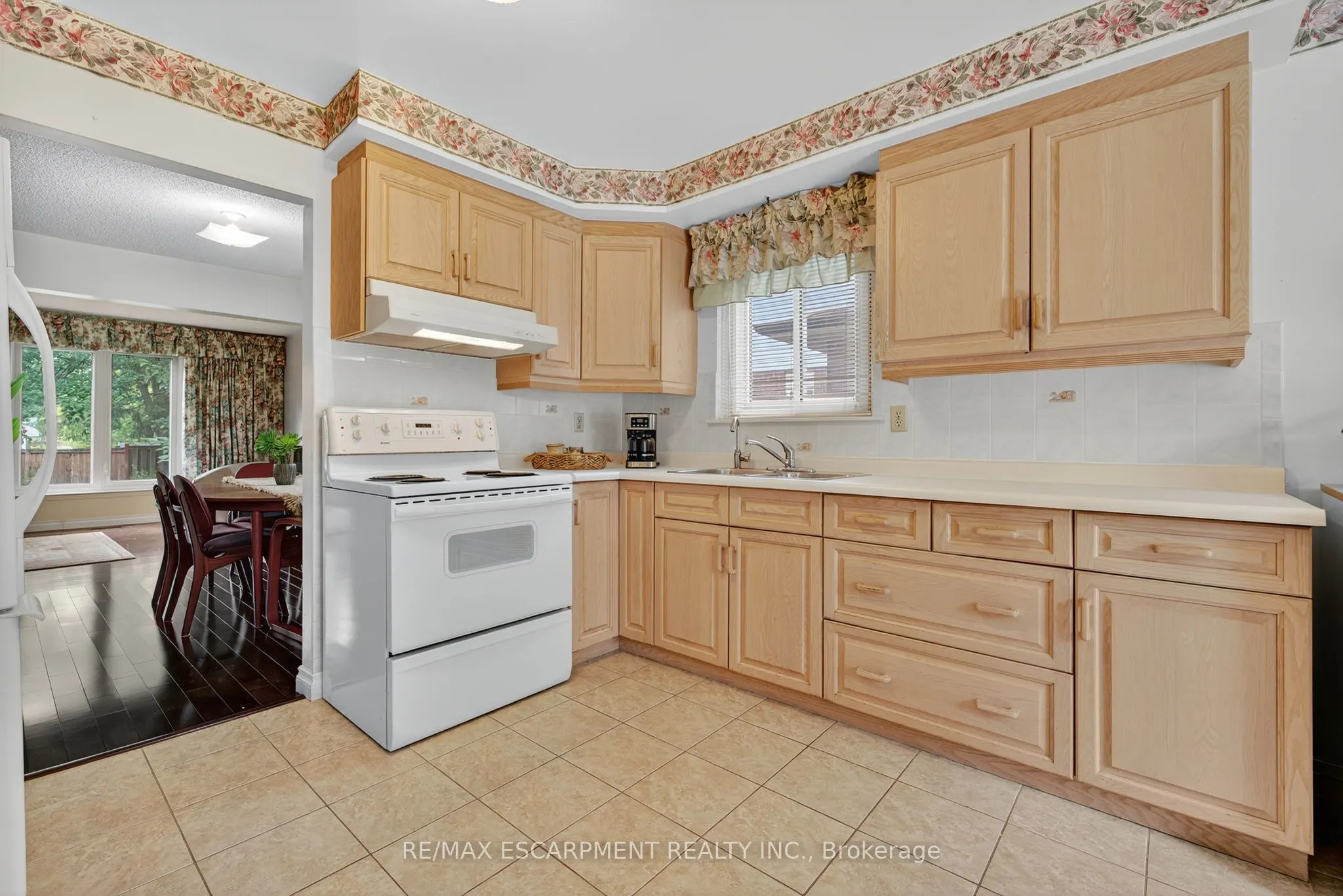 3084 PARKGATE Crescent