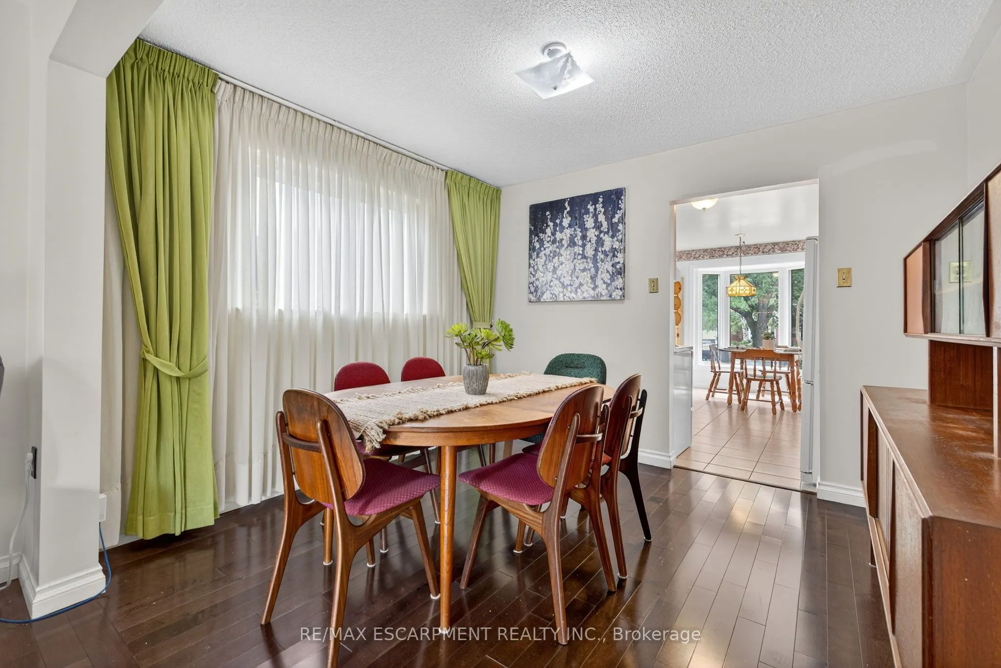 3084 PARKGATE Crescent