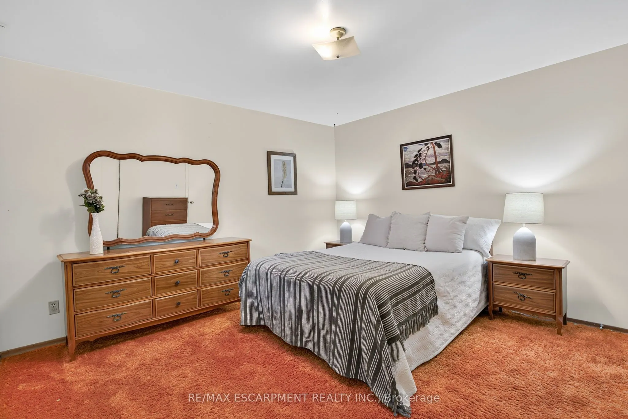 3084 PARKGATE Crescent