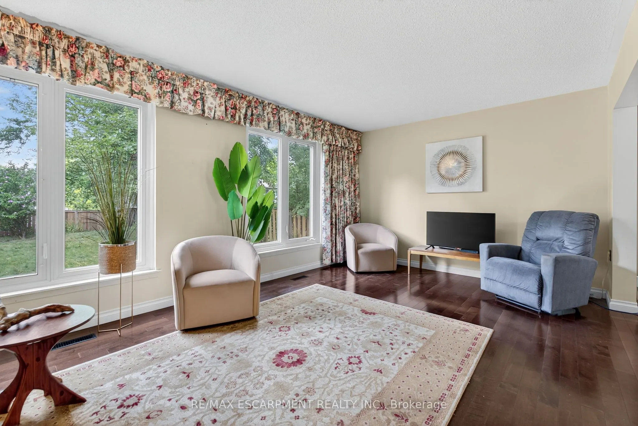 3084 PARKGATE Crescent