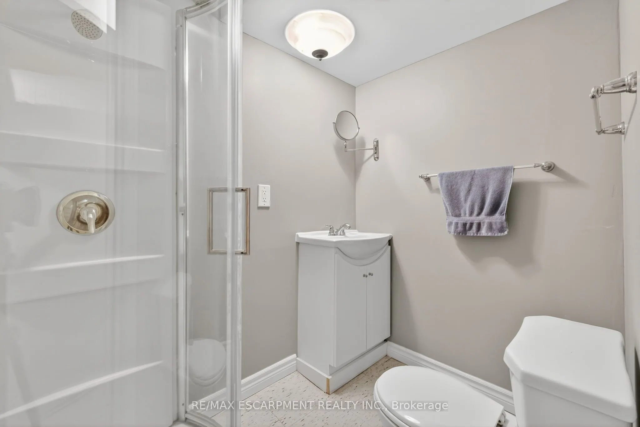 3084 PARKGATE Crescent