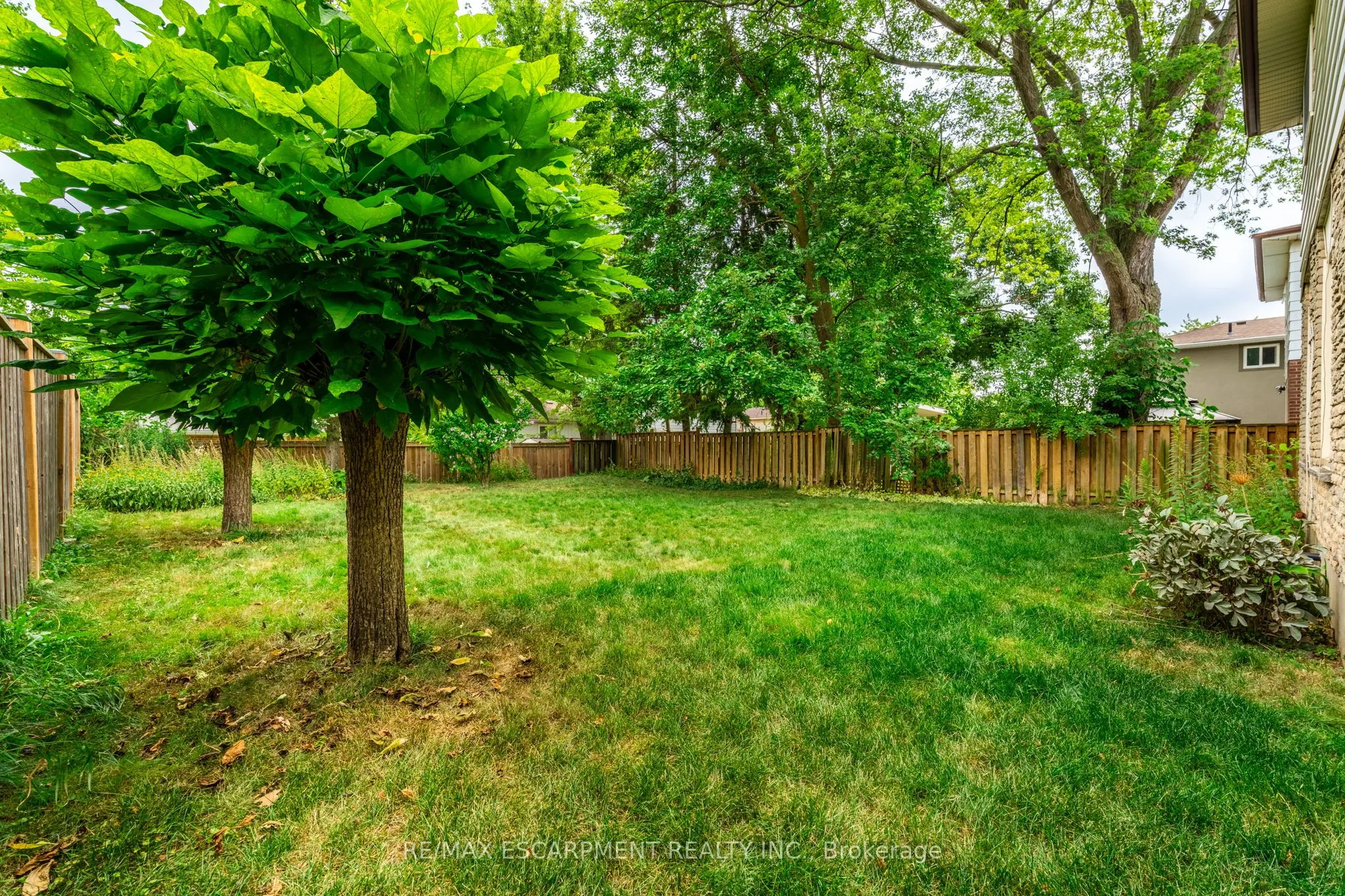 3084 PARKGATE Crescent