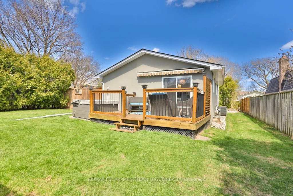 685 CASTLEGUARD Crescent