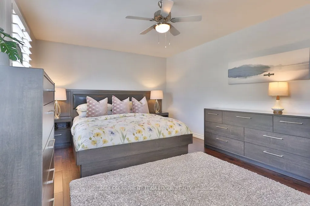 685 CASTLEGUARD Crescent