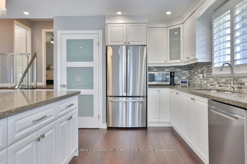 685 CASTLEGUARD Crescent
