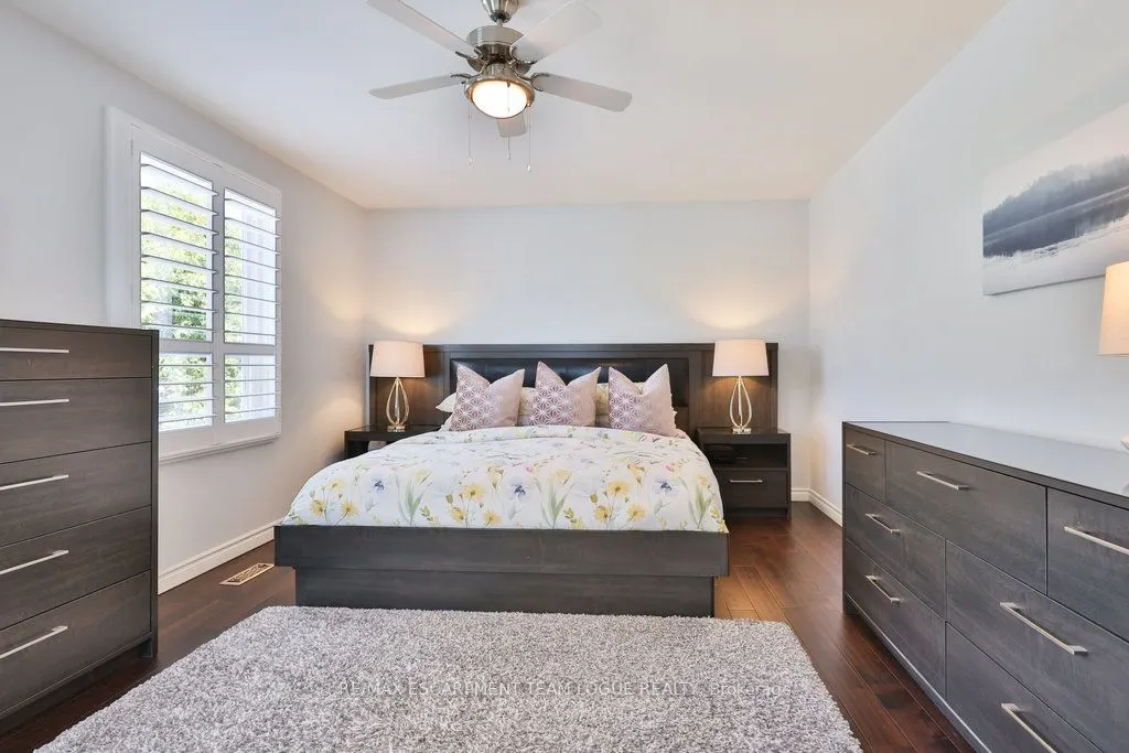 685 CASTLEGUARD Crescent