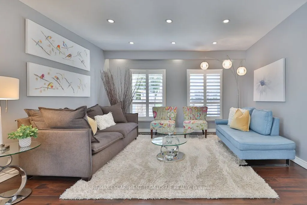 685 CASTLEGUARD Crescent