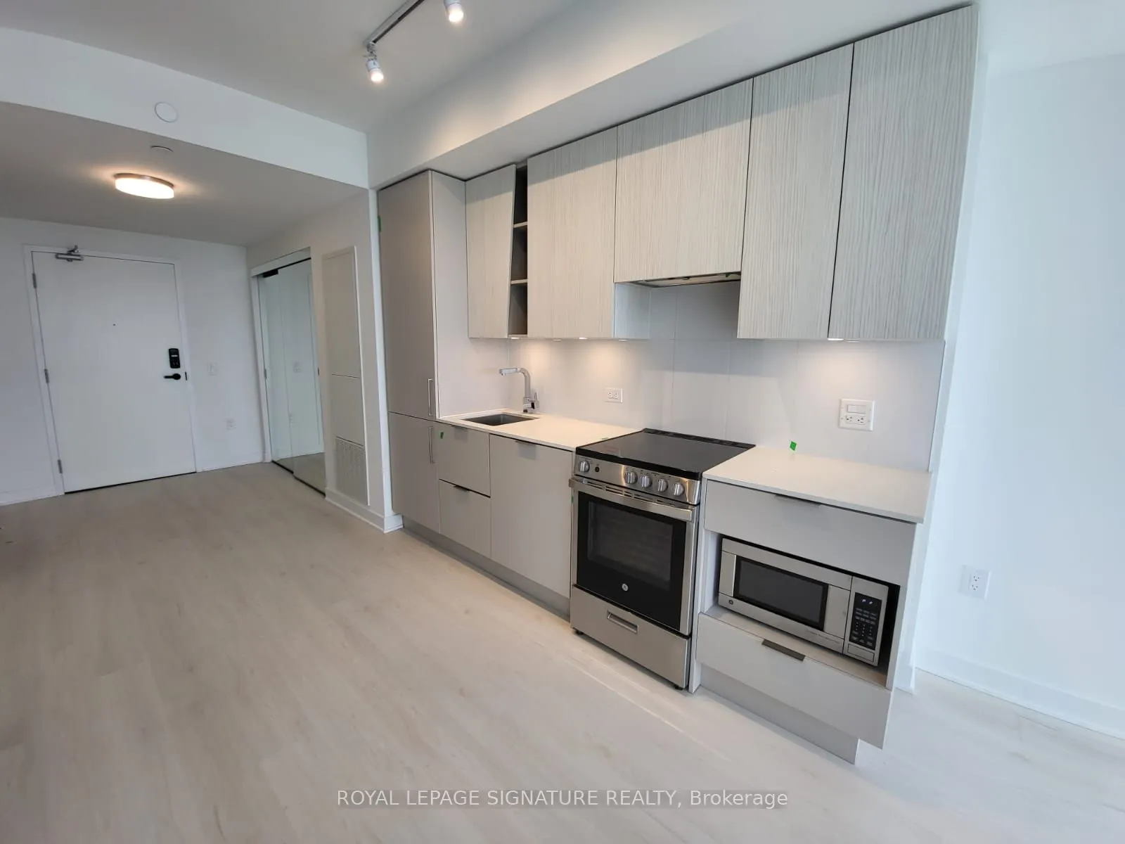 3900 Confederation Parkway, #4711