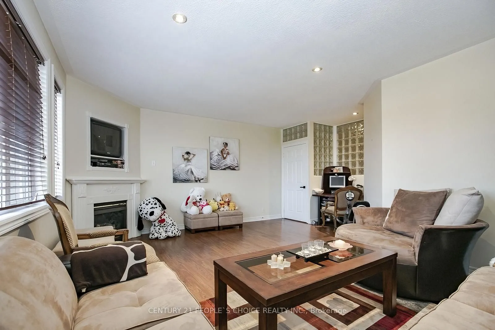 1 LAKE LOUISE Drive