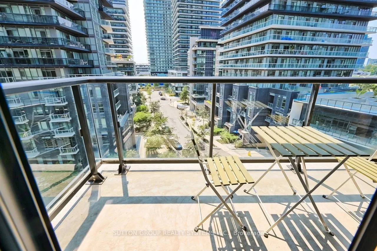 39 Annie Criag Drive, #704