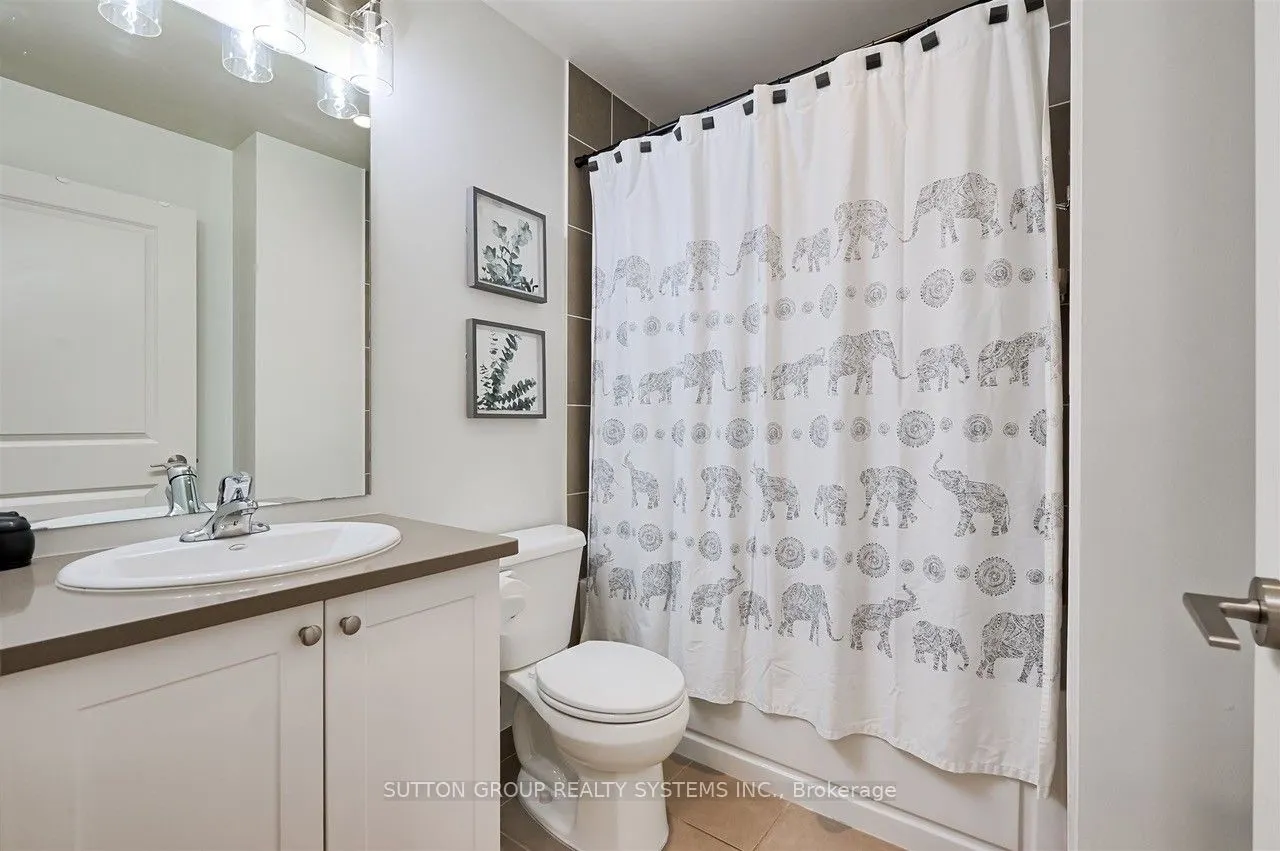 39 Annie Criag Drive, #704