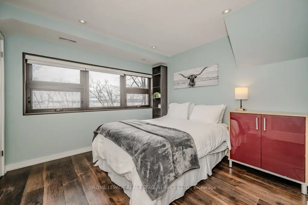 868 Danforth Place