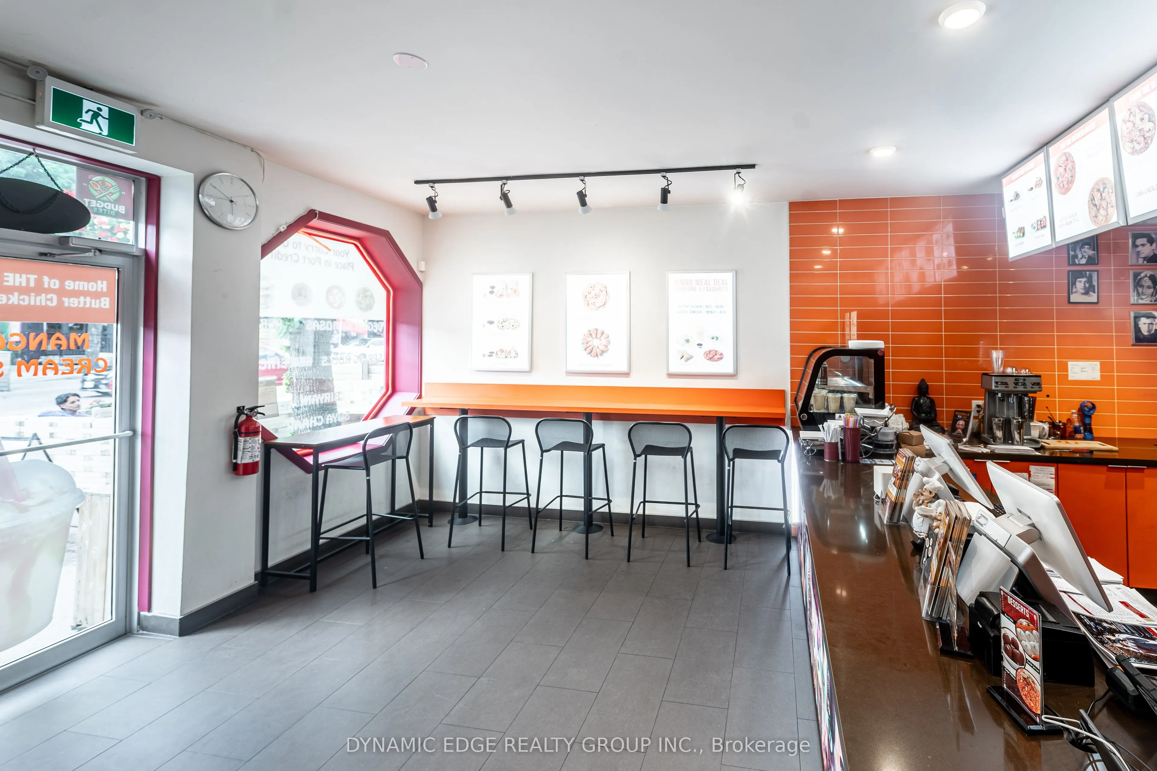 59 Lakeshore Road E