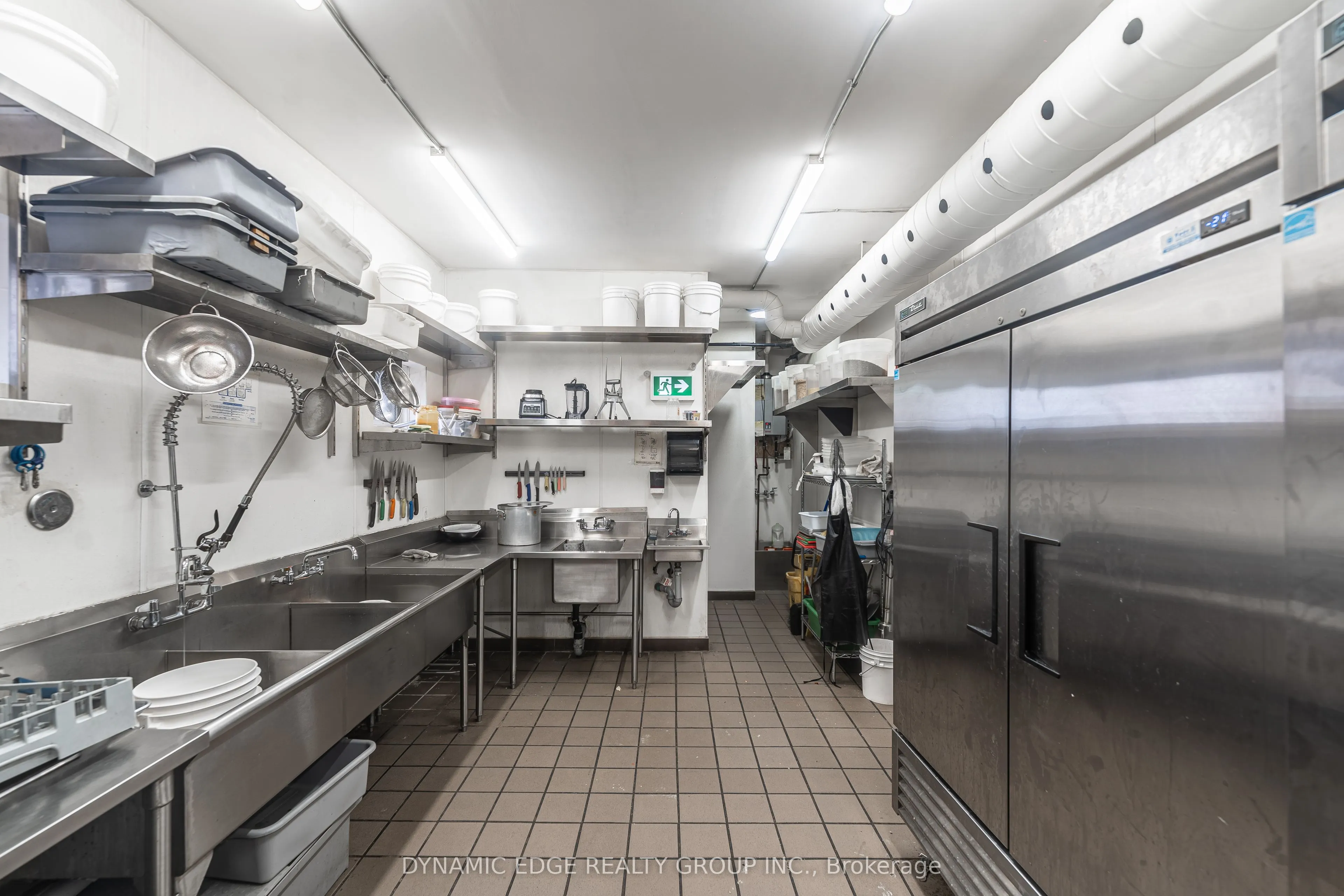 59 Lakeshore Road E