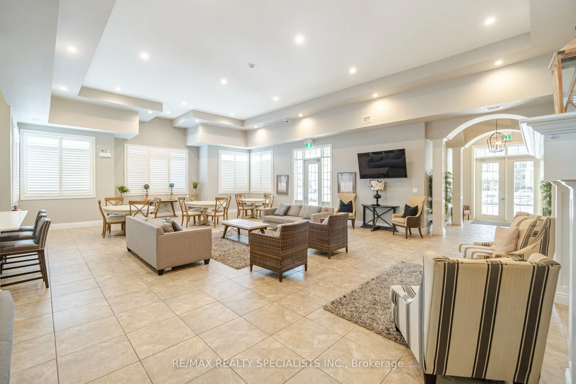 1460 Main Street E, #403