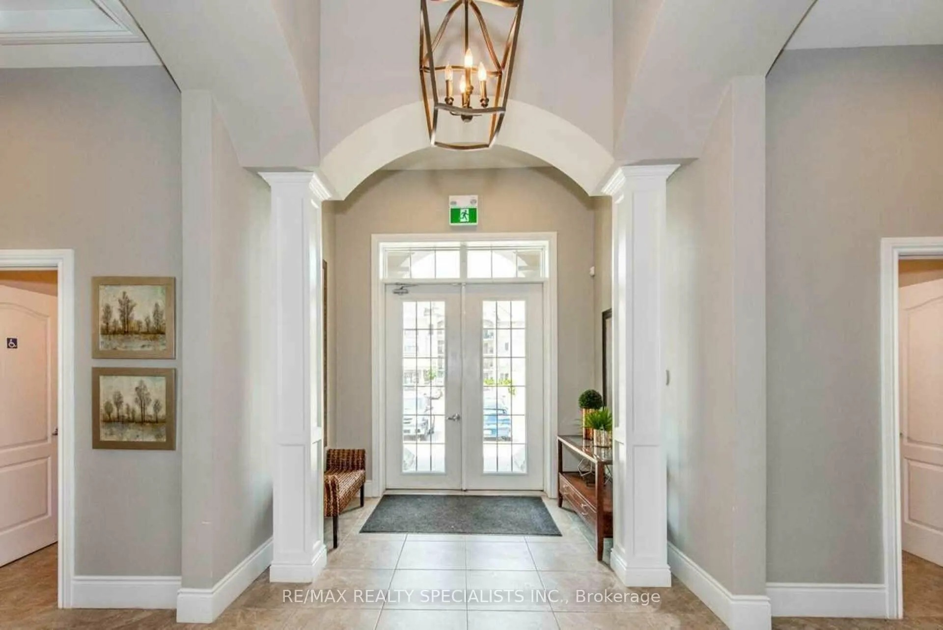 1460 Main Street E, #403