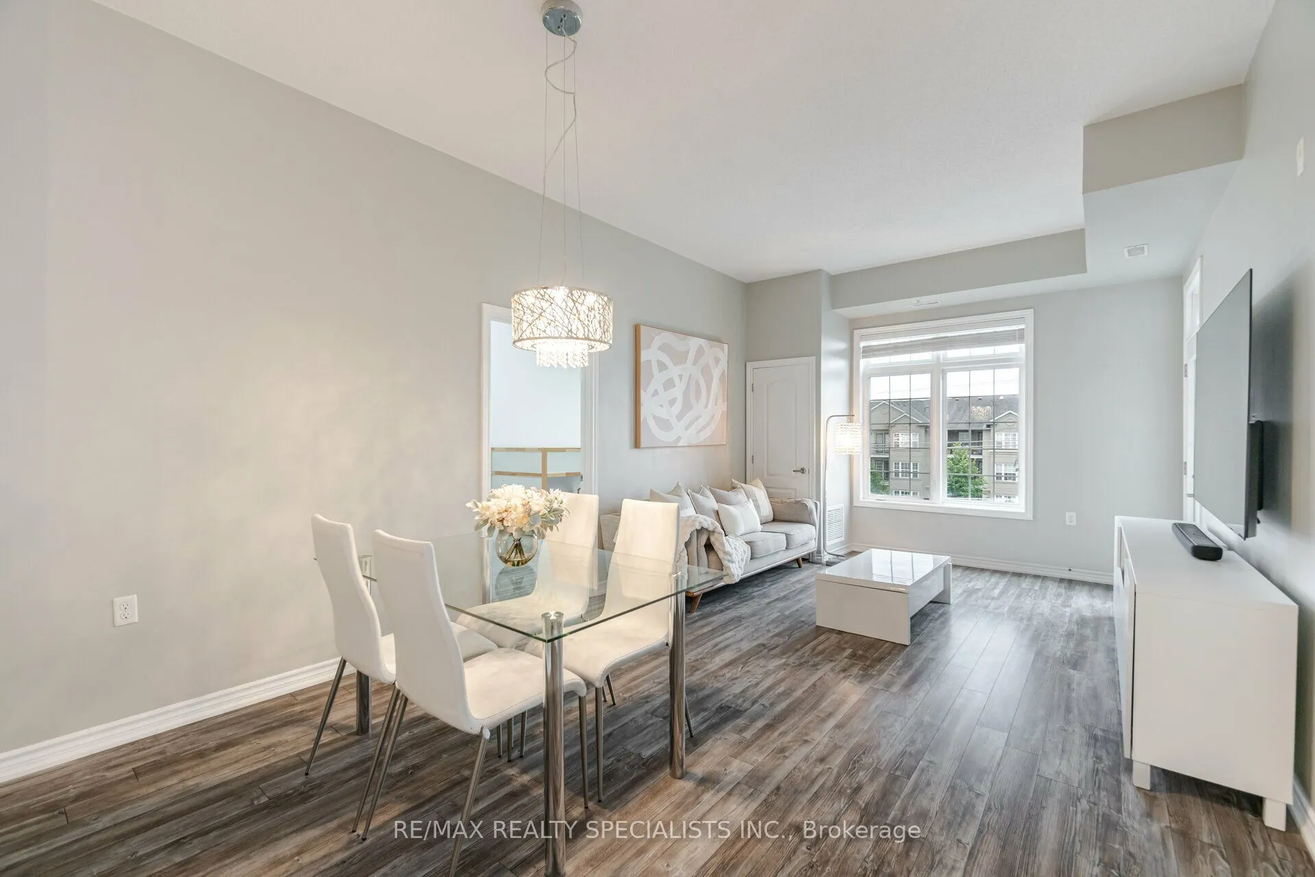 1460 Main Street E, #403