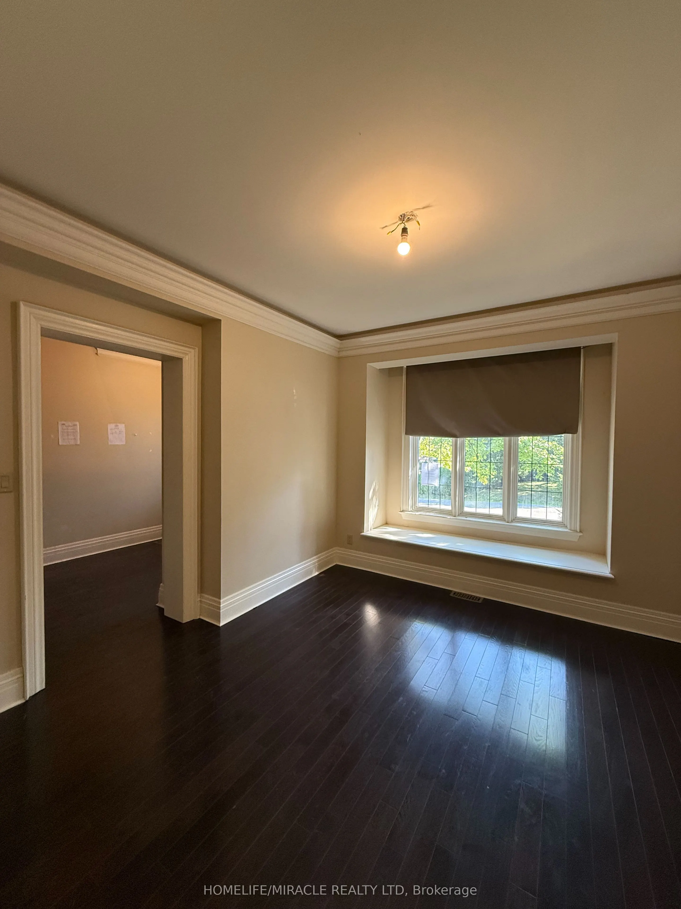 16 Ravenscrest Drive