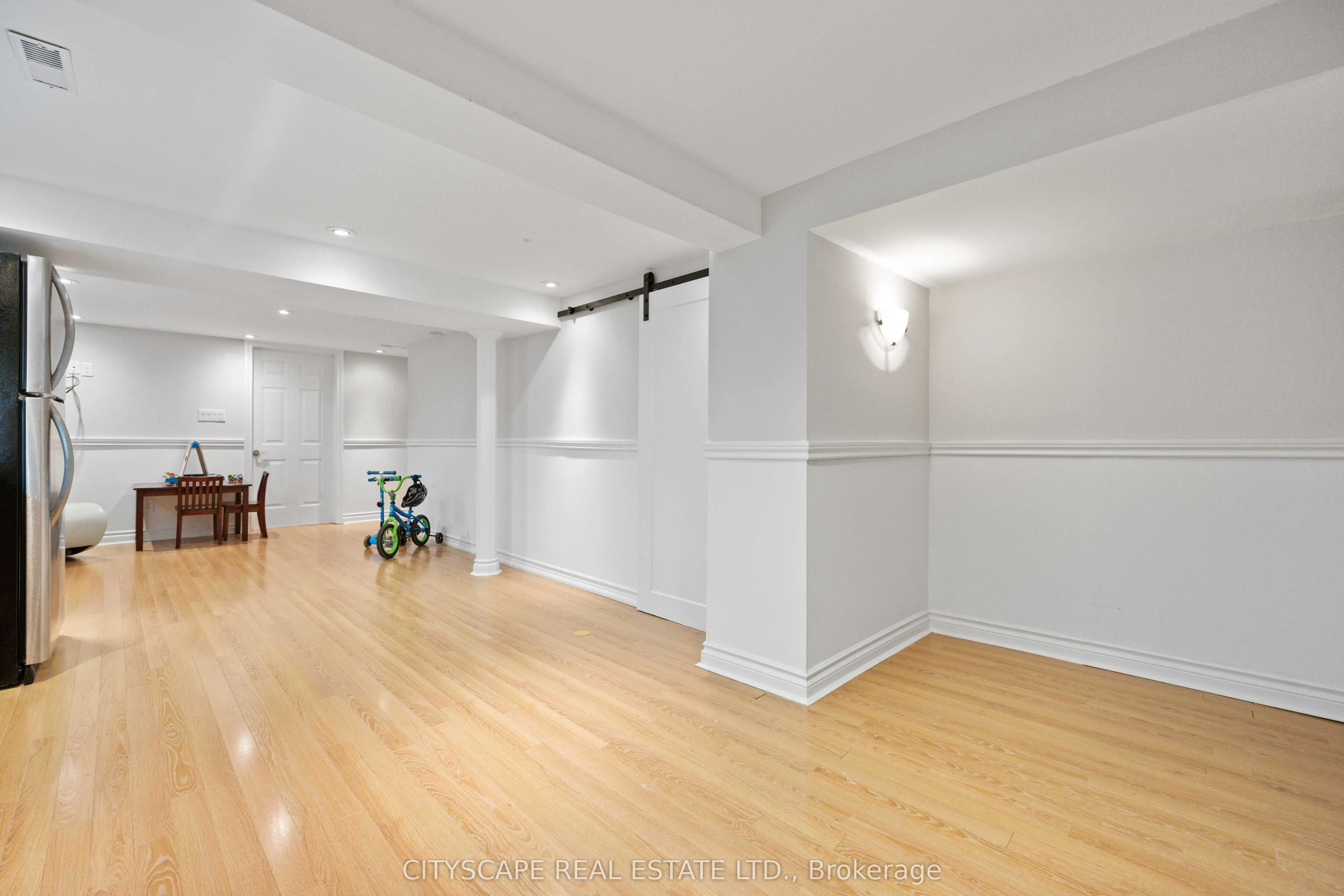 39 Bentworth Avenue