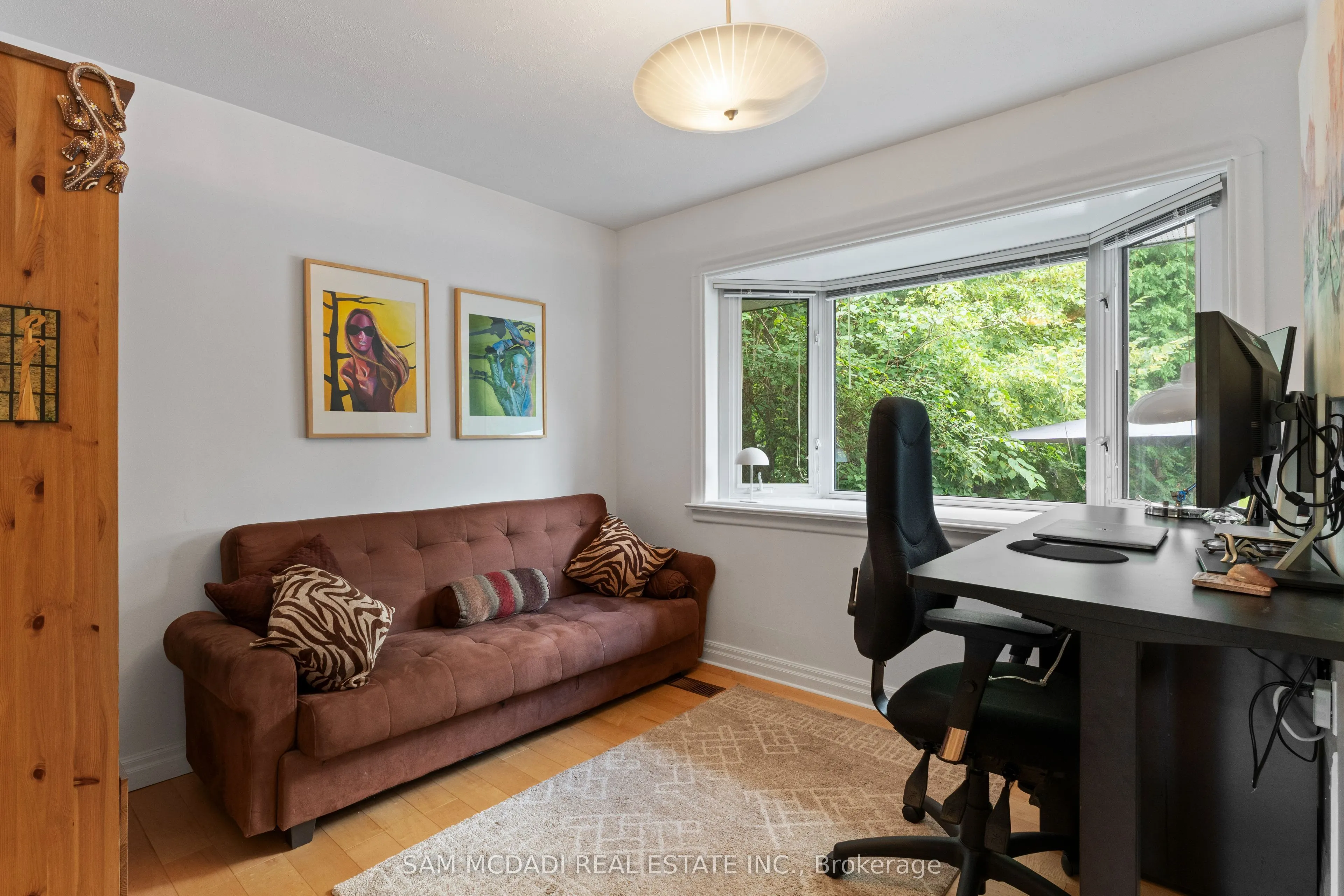 1300 Twin Oaks Dell