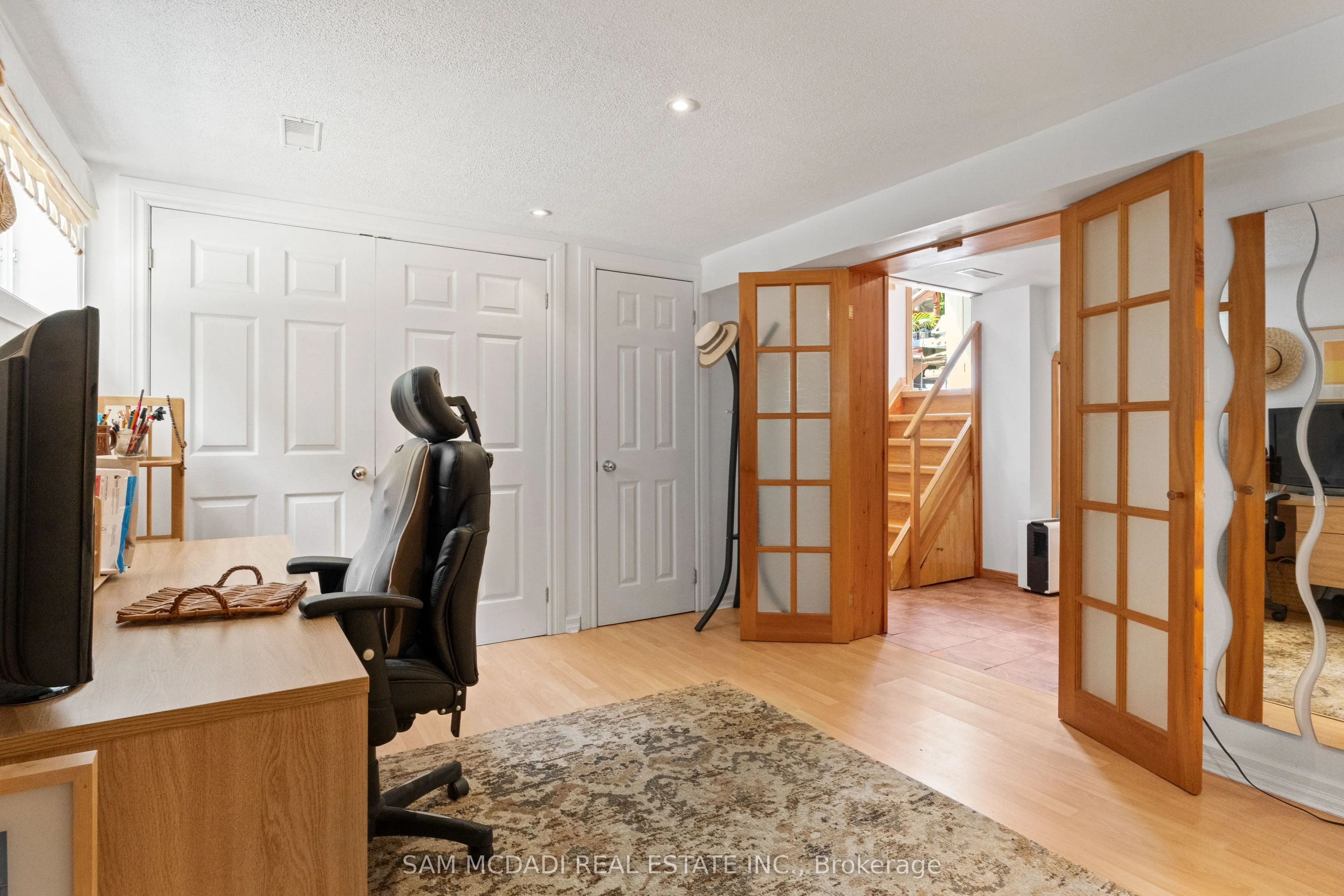 1300 Twin Oaks Dell