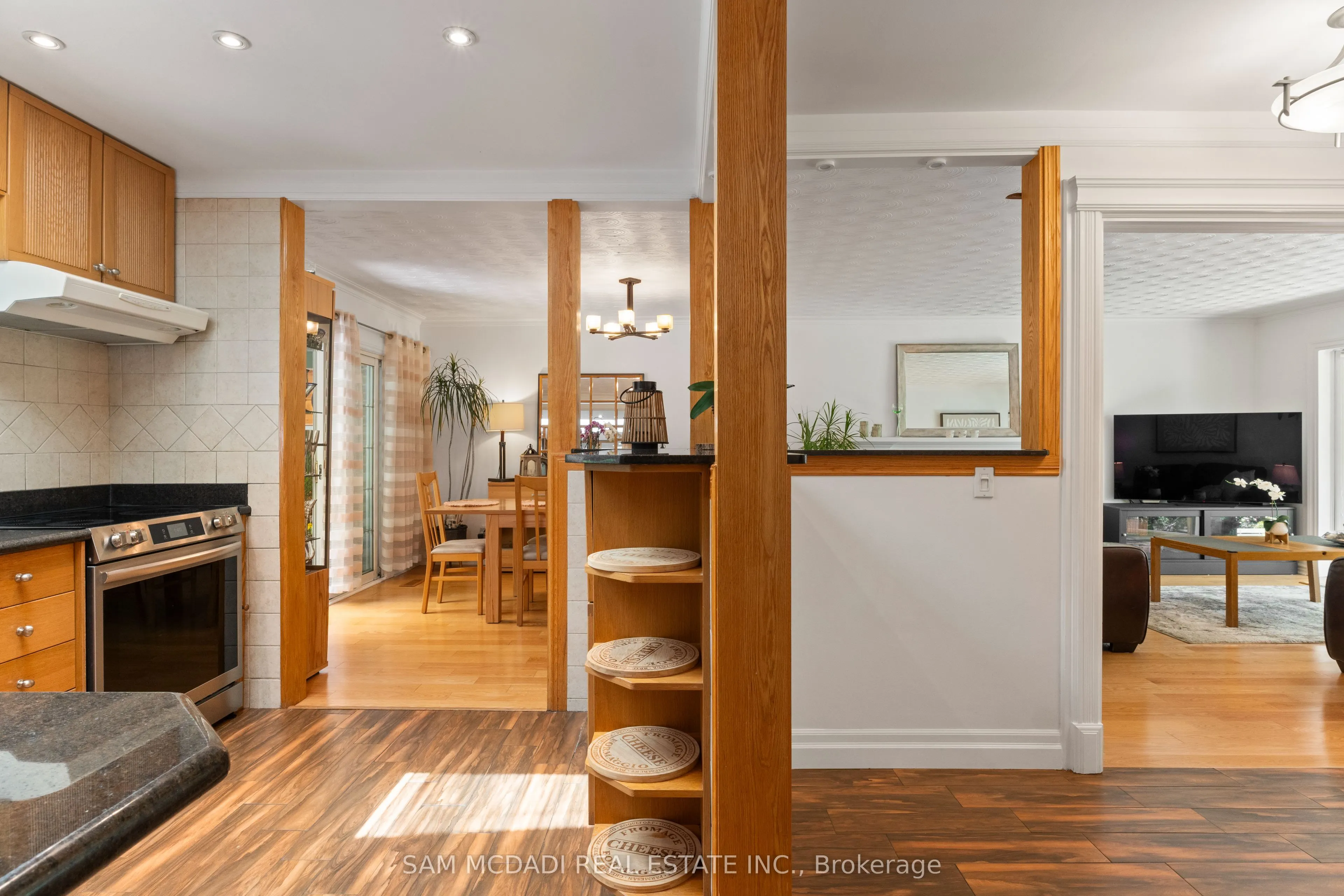 1300 Twin Oaks Dell