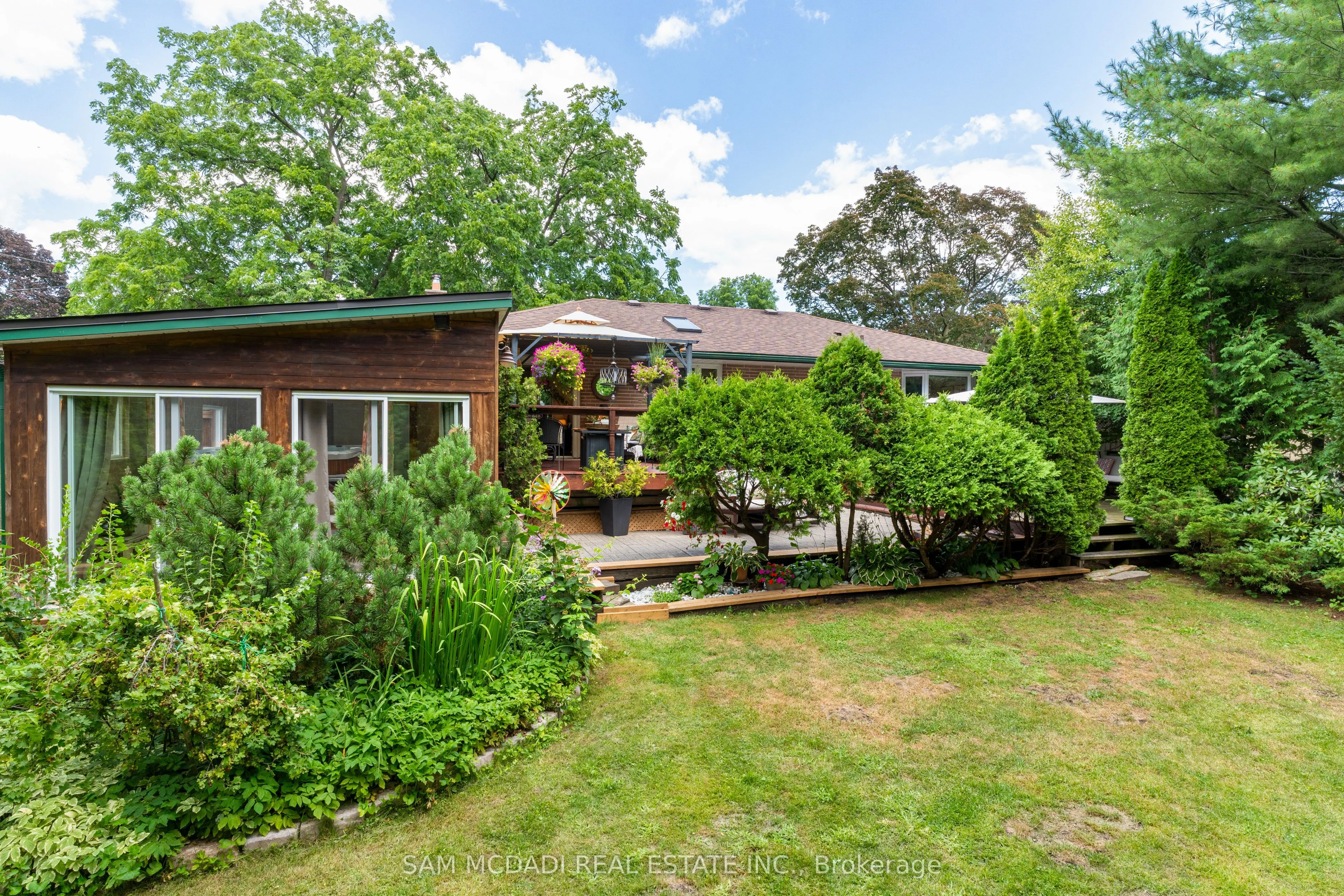 1300 Twin Oaks Dell